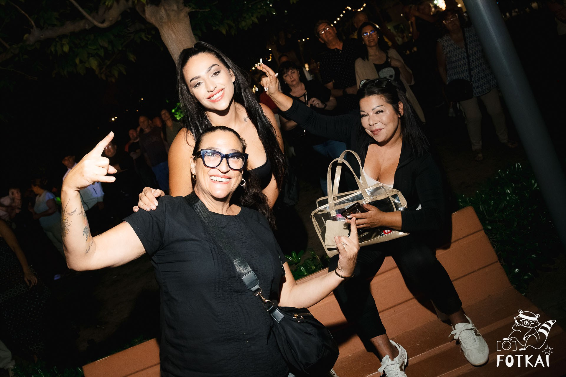 Фотоотчёт Street Food Market Torrevieja — Seguridad Social & Las Hienas DJs | FOTKAI