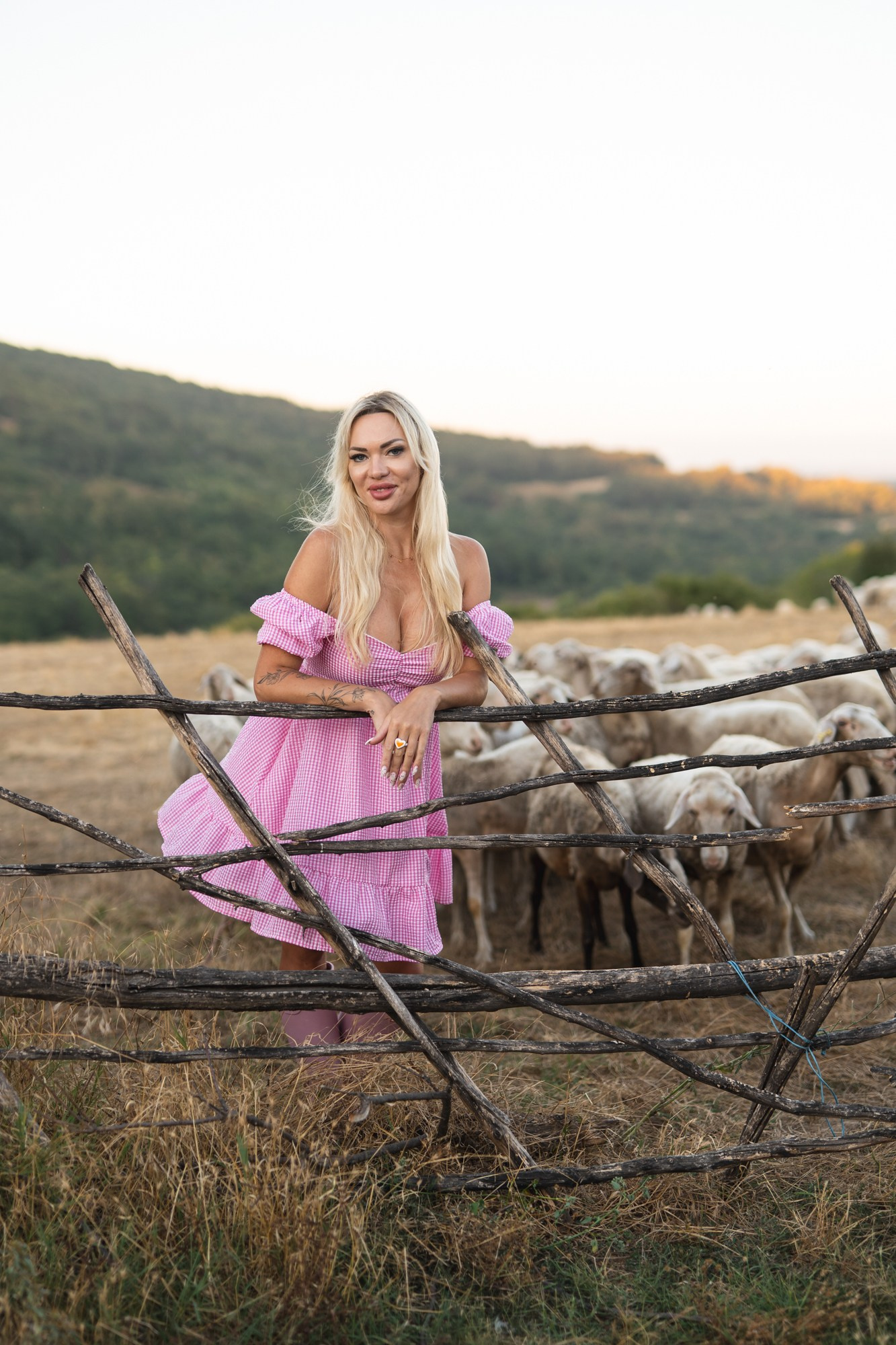 Виктория на ферме. Fotograf in Bulgarien Katerina Zubkova