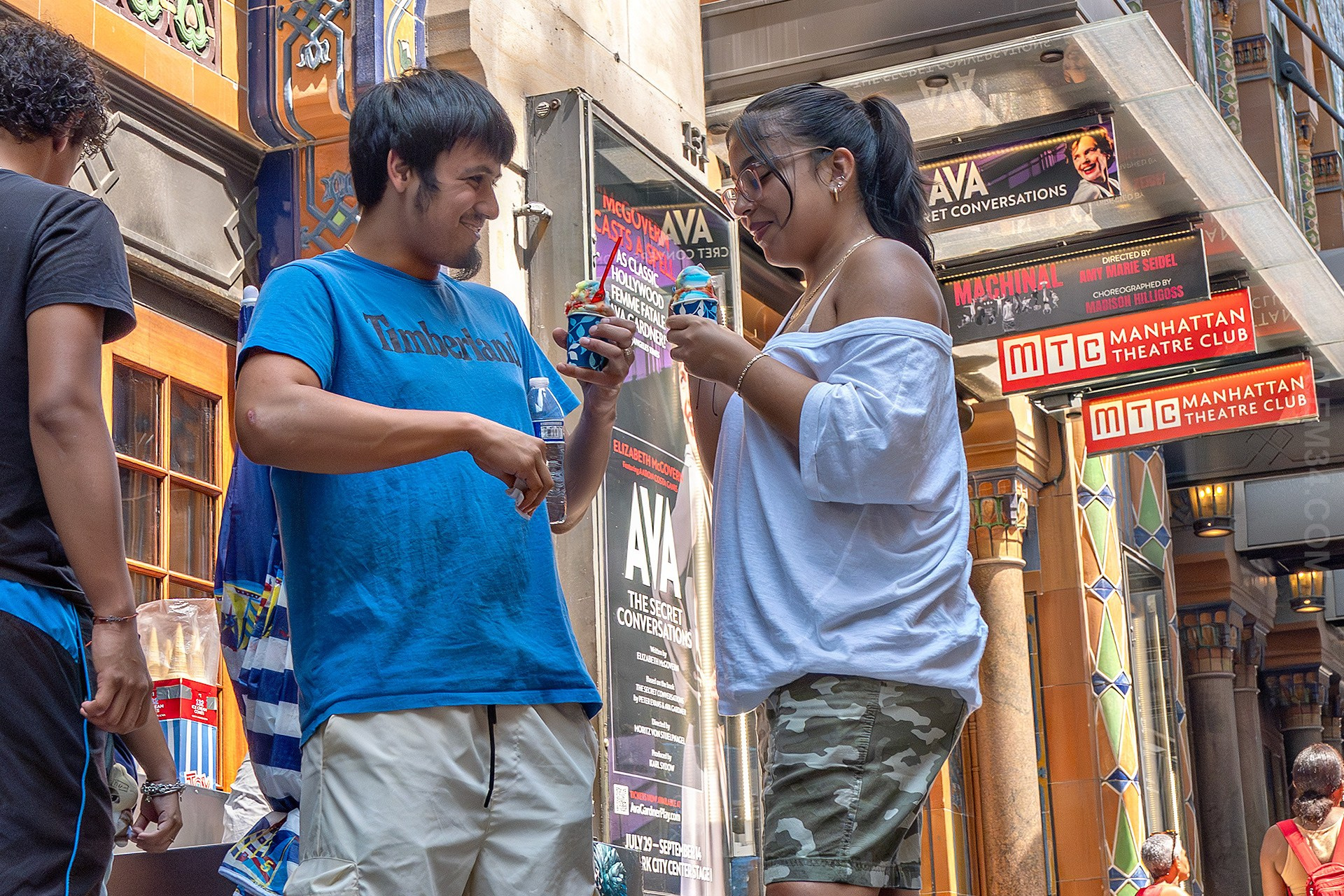 Dominican Day Parade NYC Photos — Sony A9 III + 16-35mm GM Lens Capturing 42nd to 55th Street in Stunning Street Photography. Emin Kuliyev — Award-Winning Wedding Photojournalist NYC & USA | Best Wedding Photographer Known for Candid, Timeless Moments