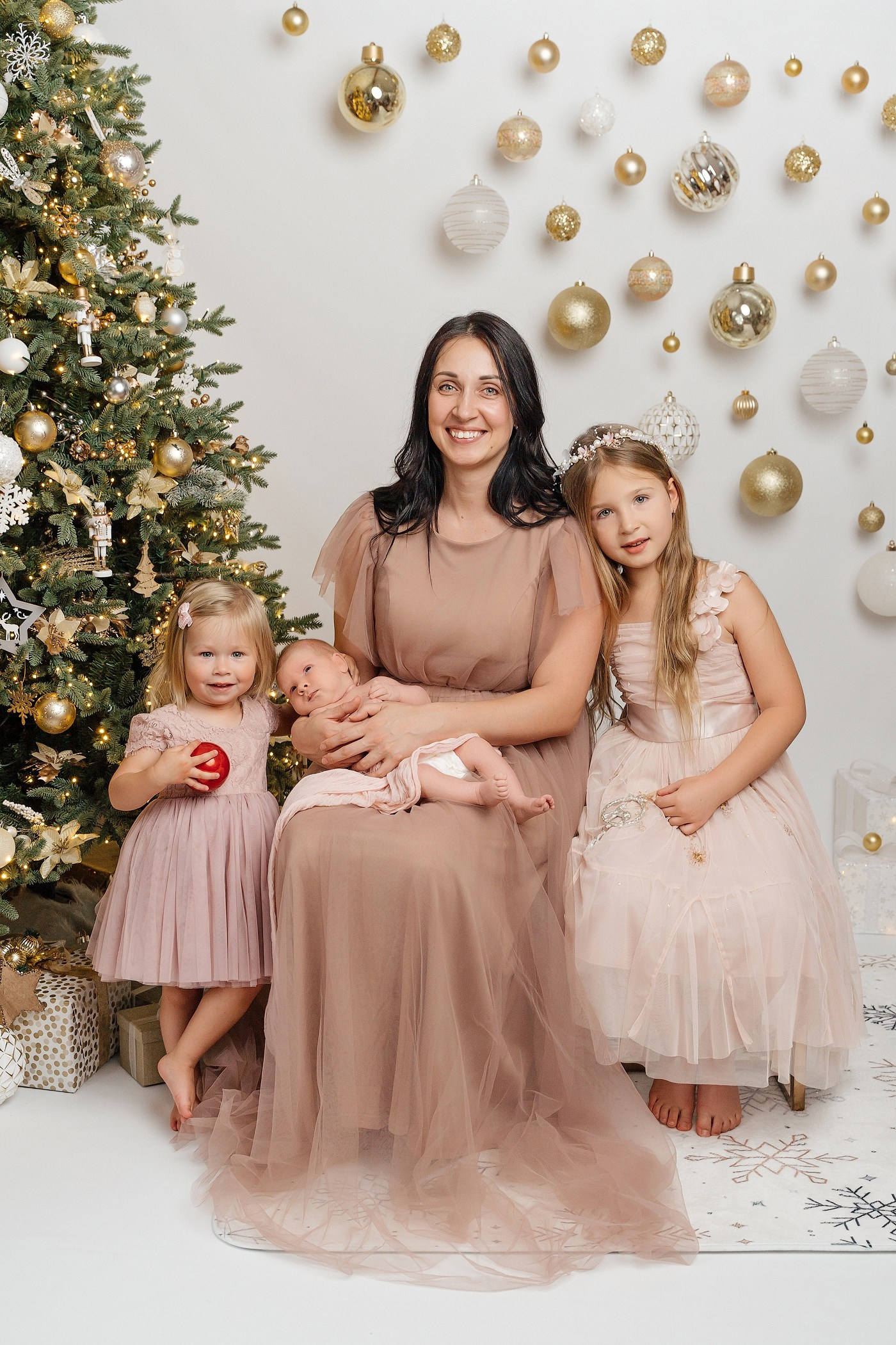 Christmas mini sessions 2025| Sydney. Newborn and family photographer. Hills District. Sydney