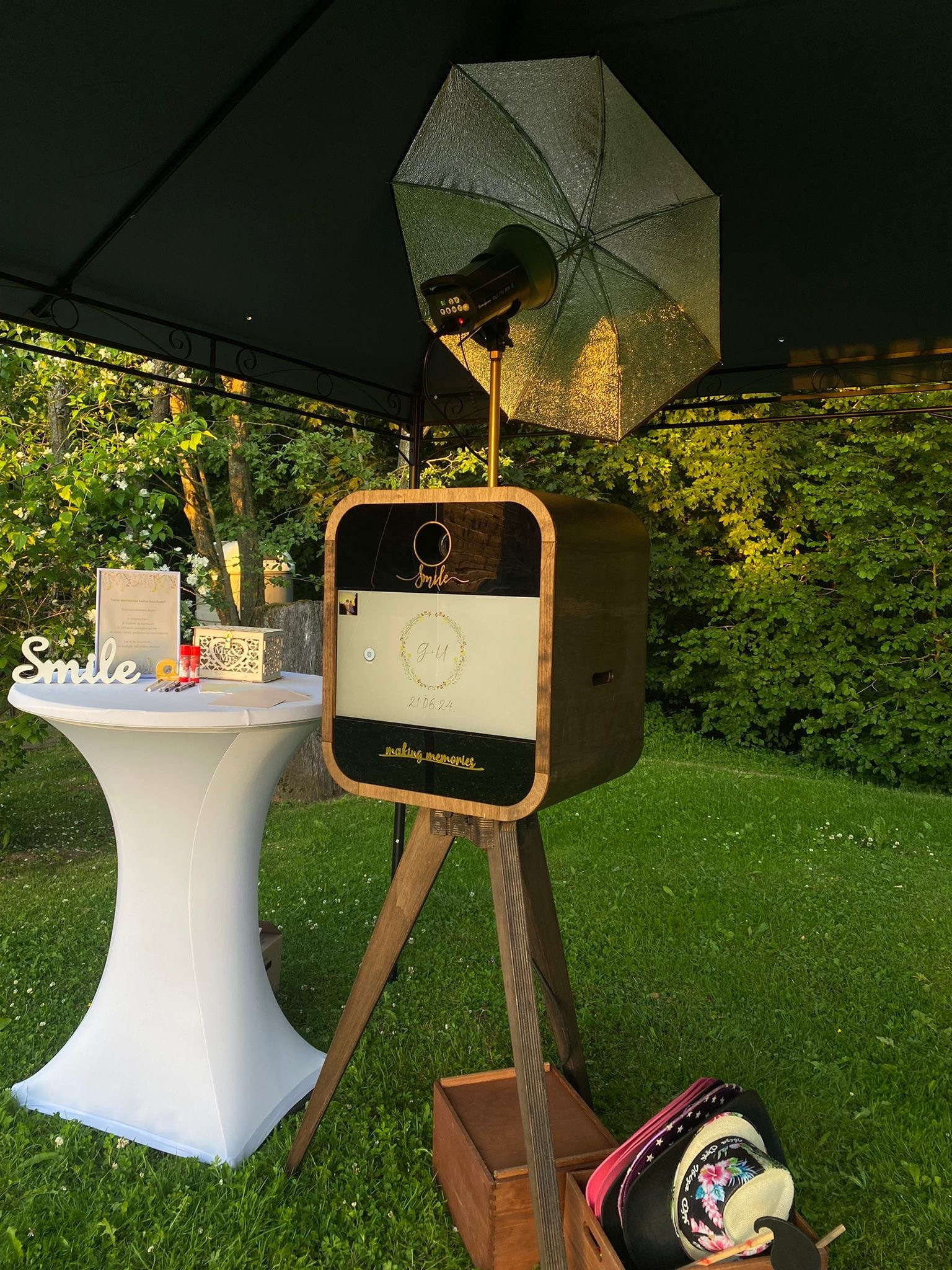 Foto kaste pasākumos. Kāzu × Ģimenes notikumu fotografs Edgars Kalniņš