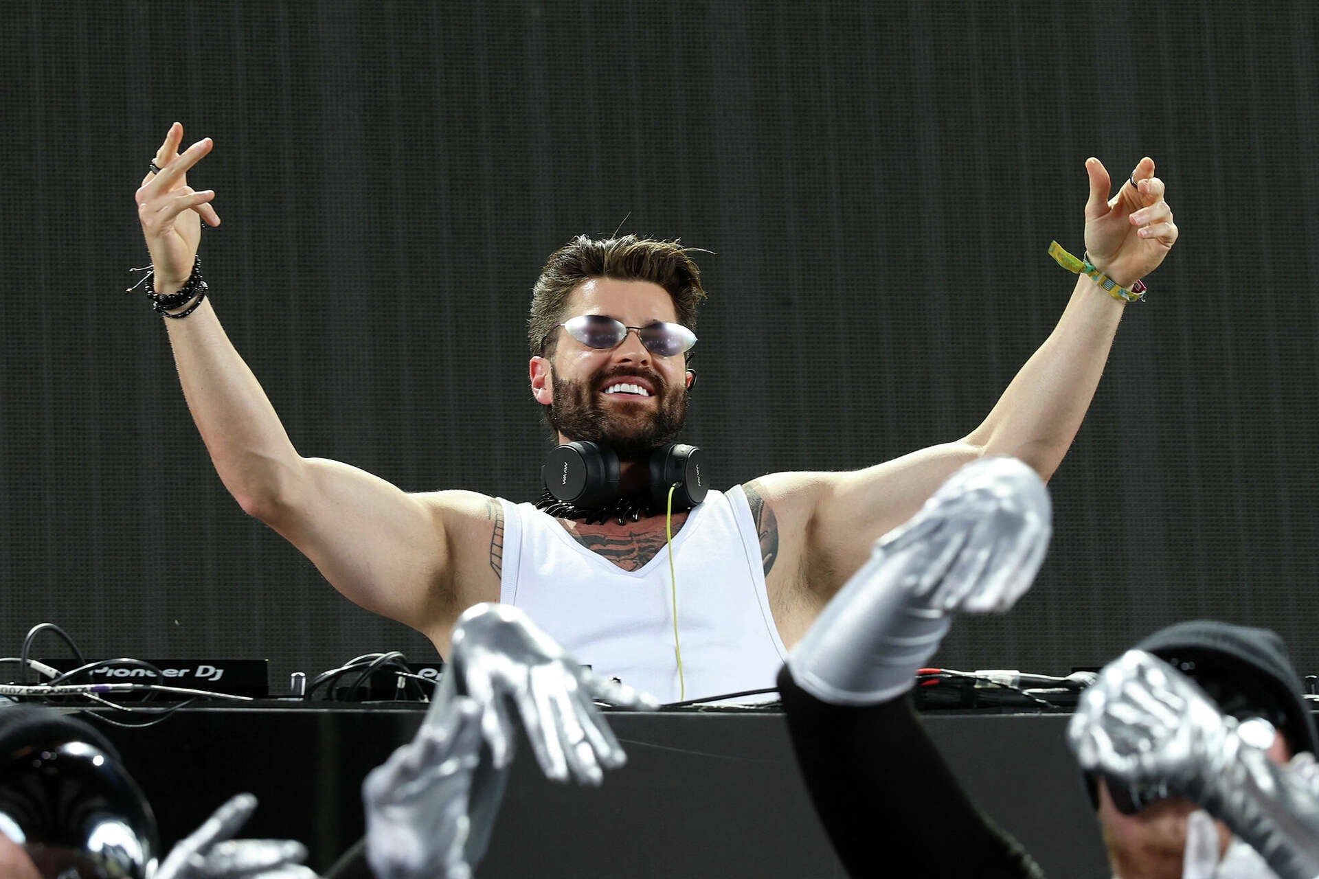 Alok Makes History: Guinness Confirms Record-Breaking New Year’s Show at Copacabana Beach | FOTKAI