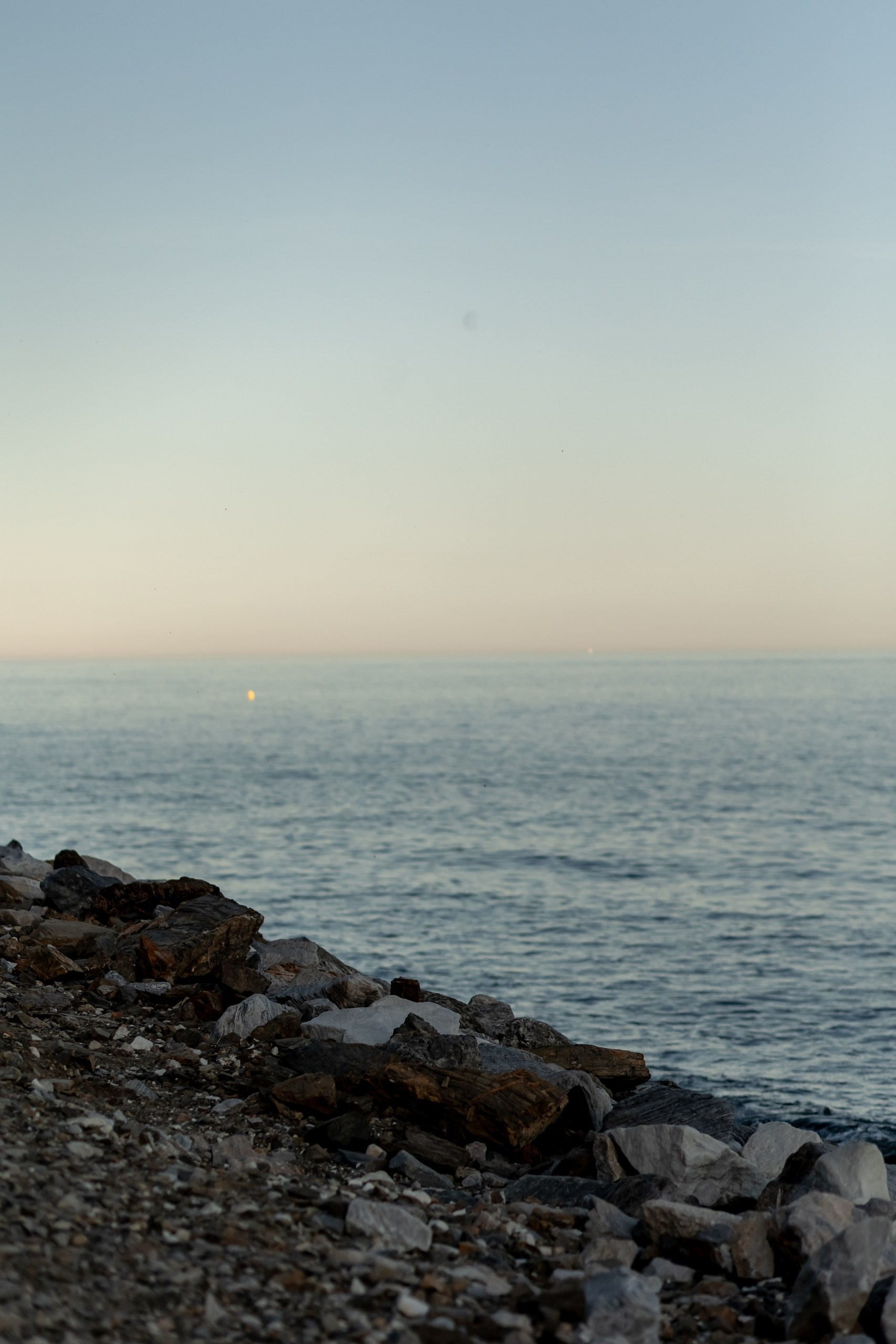 Sonnenuntergang über dem Mittelmeer an der Costa Blanca, stimmungsvolle Abenddämmerung, Hochzeitsfotografie Spanien