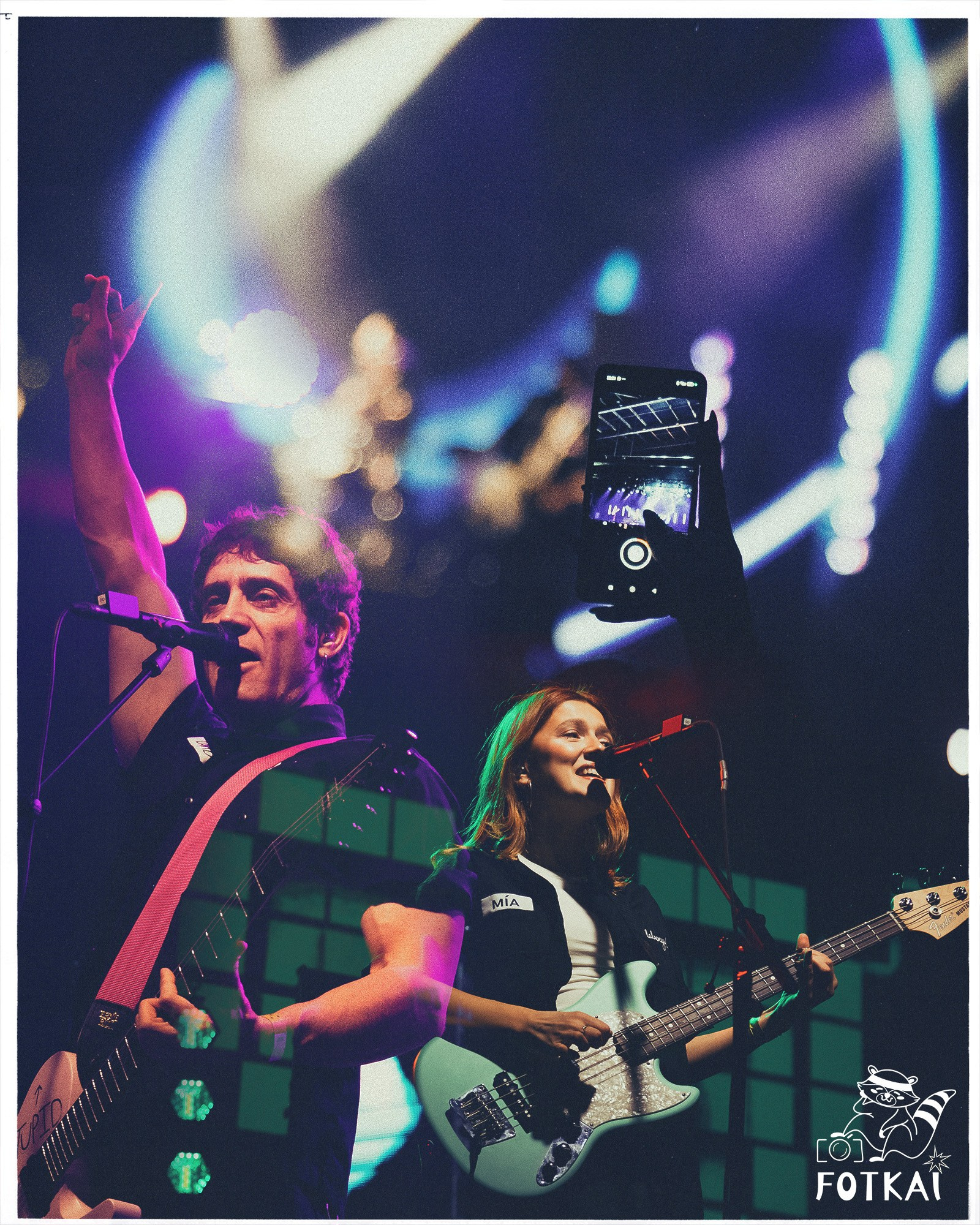 Sidonie y La La Love You en Torrevieja: una noche de contrastes que encendió el Palacio de los Deportes | FOTKAI