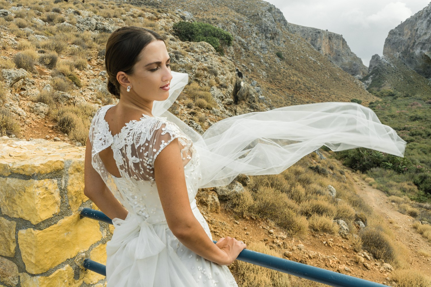 Wedding Archives start 2014. Photographe vidéaste à Santorin|Séances photos de Robe volante Santorin|