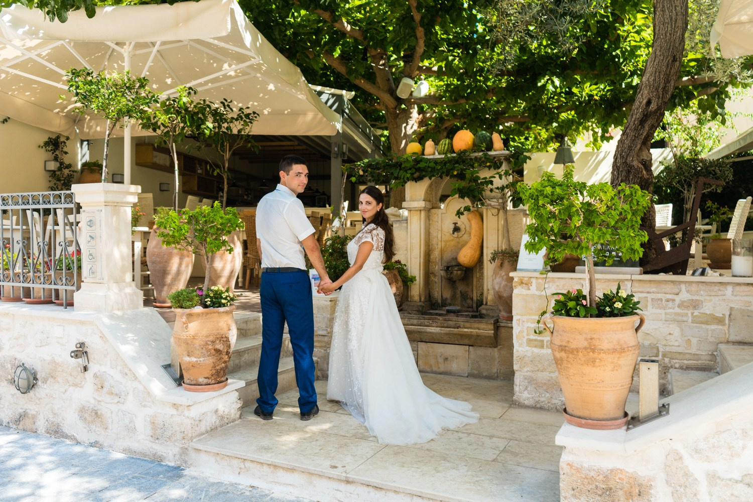 Wedding Archives start 2014. Photographe vidéaste à Santorin|Séances photos de Robe volante Santorin|