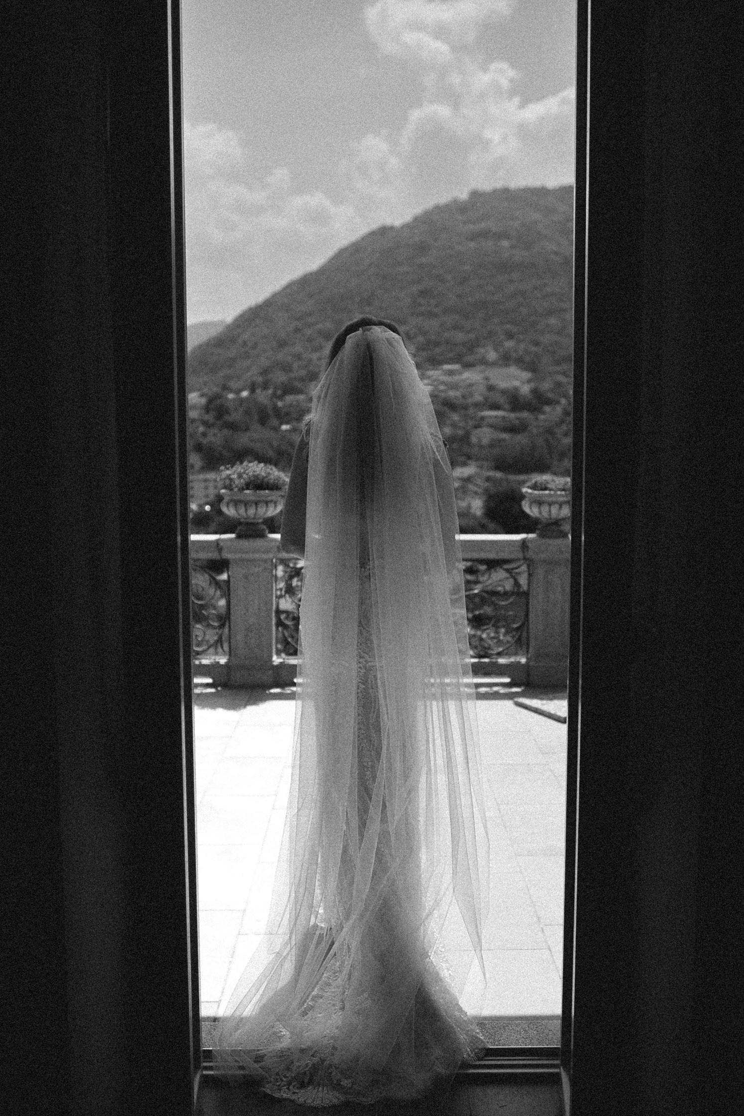 Fine Art & Editorial Wedding Photography in Europe | Yarets Studio