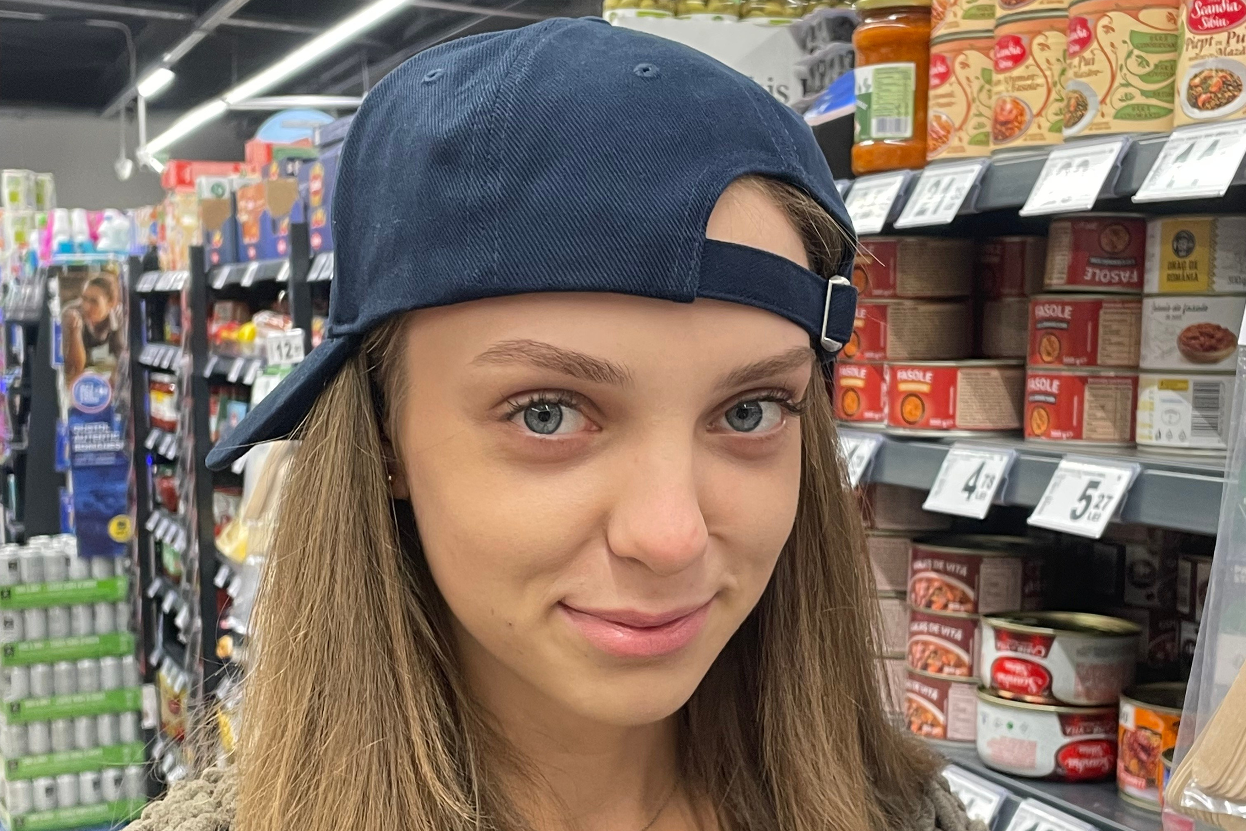 Valeriya content creator. -THECHEHOV- Anton Chehov Photographer