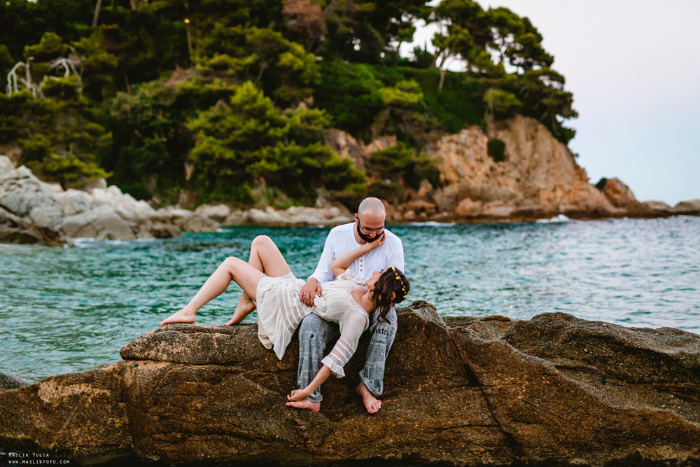 The price of a wedding and family photo shoot Barcelona and Spain. Photographer in Barcelona Spain Maslik Yulia