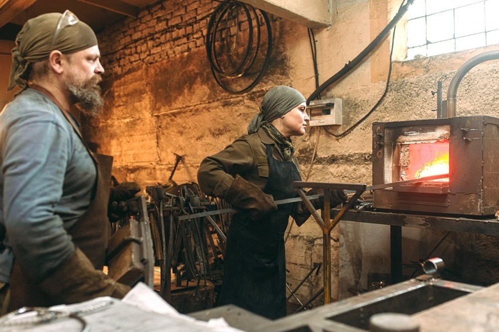 Видео и интервью с участием Марии Тарлецкой. Скульптор кузнец Мария Тарлецкая