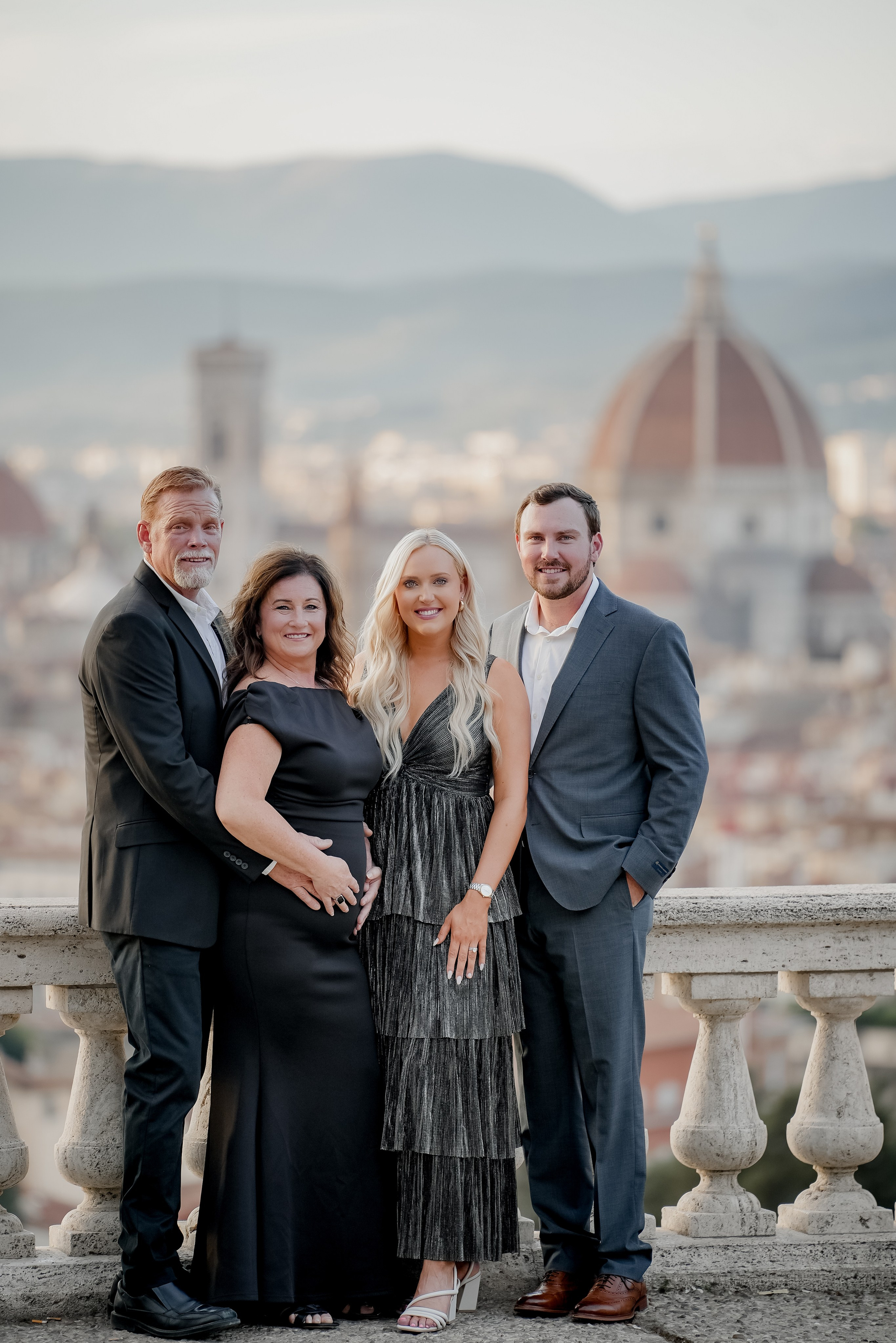 Family Photoshoot. Wedding Photographer in Italy