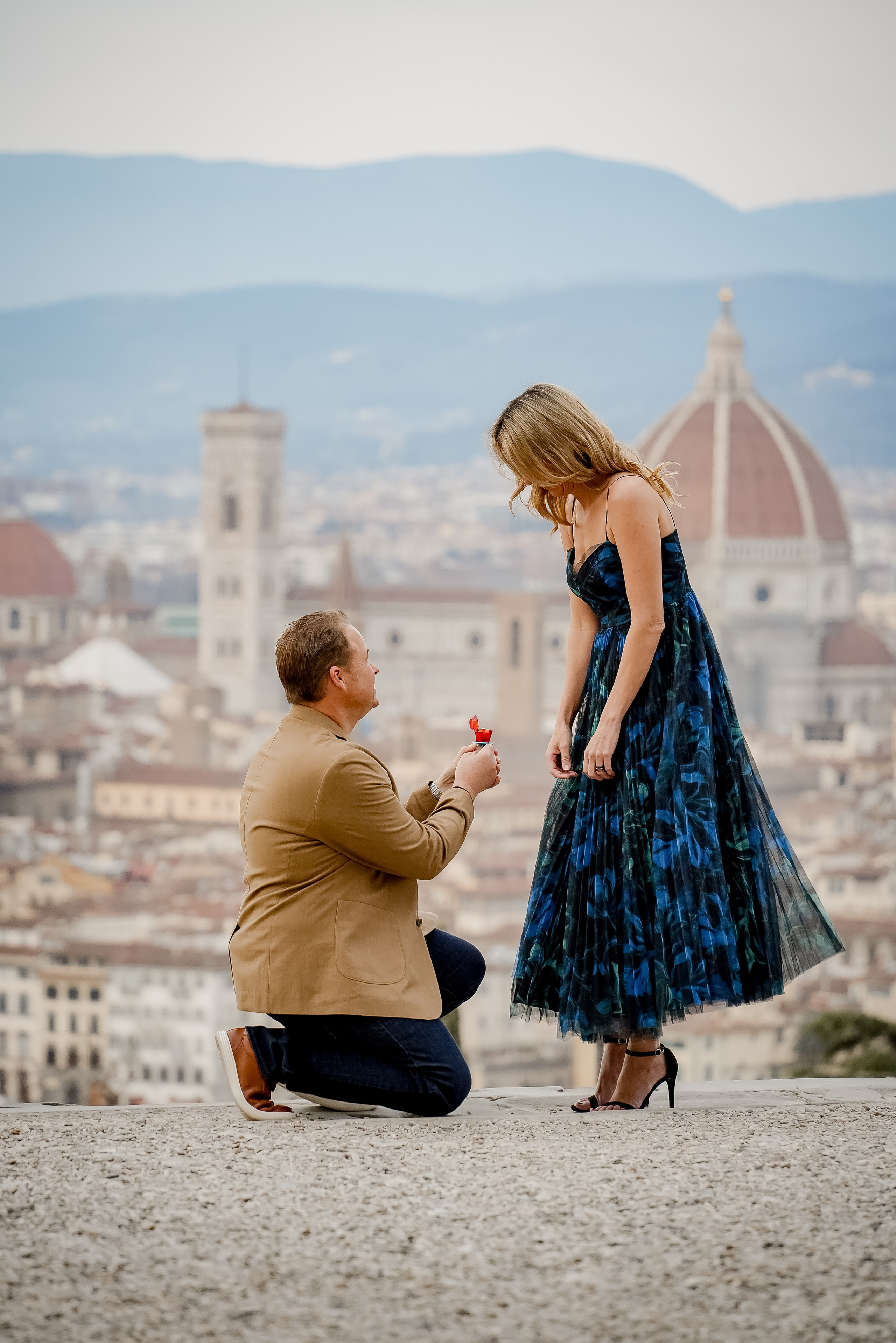 Proposal in Italy. Wedding Photographer in Italy
