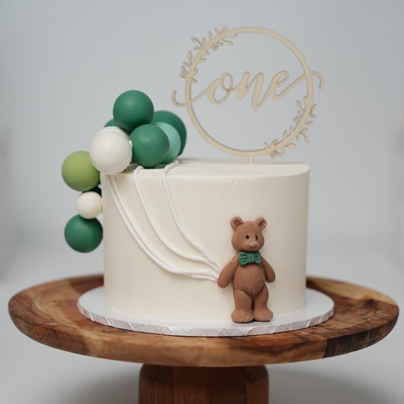 Cake smash session. Newborn and family photographer. Hills District. Sydney