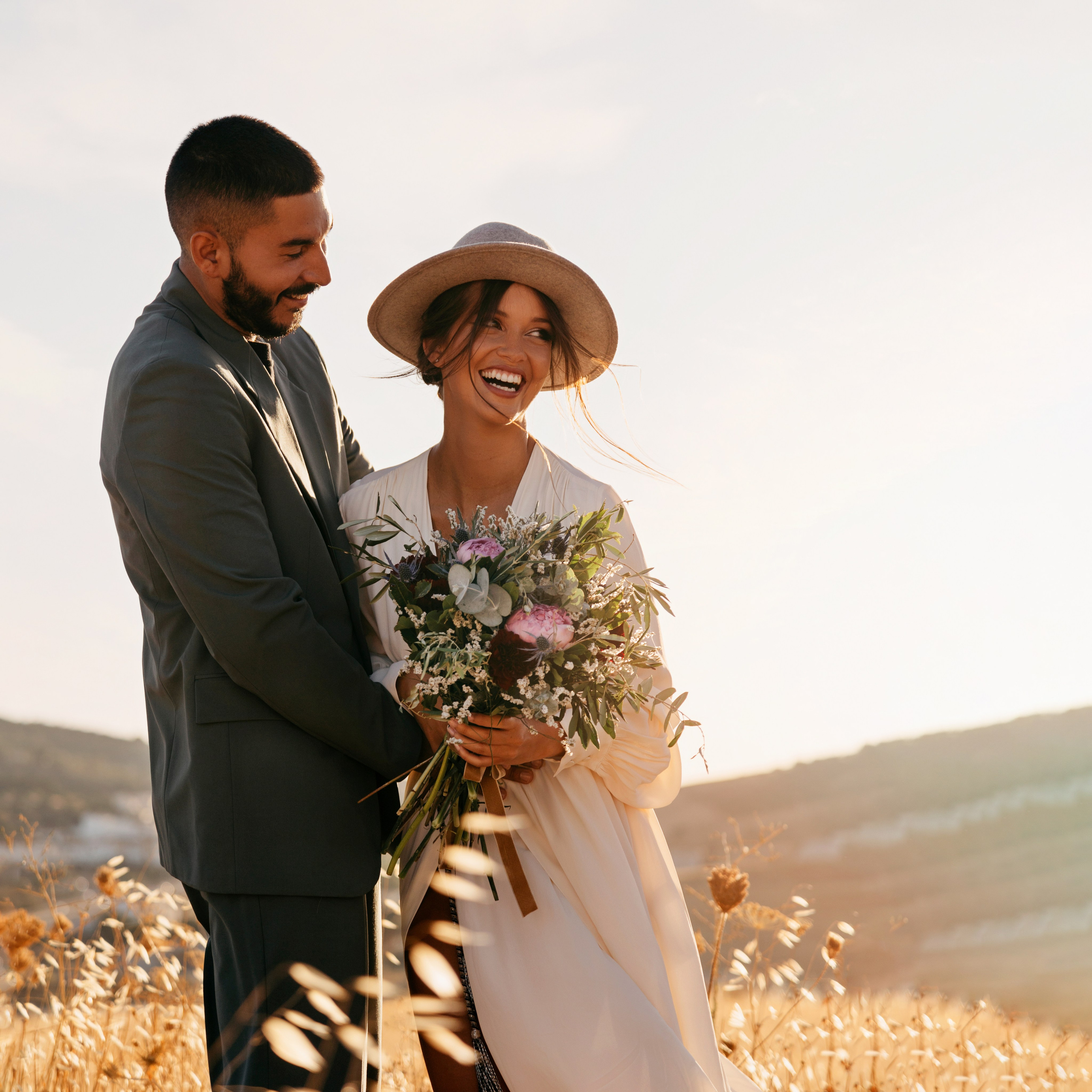 Tender wedding photo shoot. Professional photographer in Spain