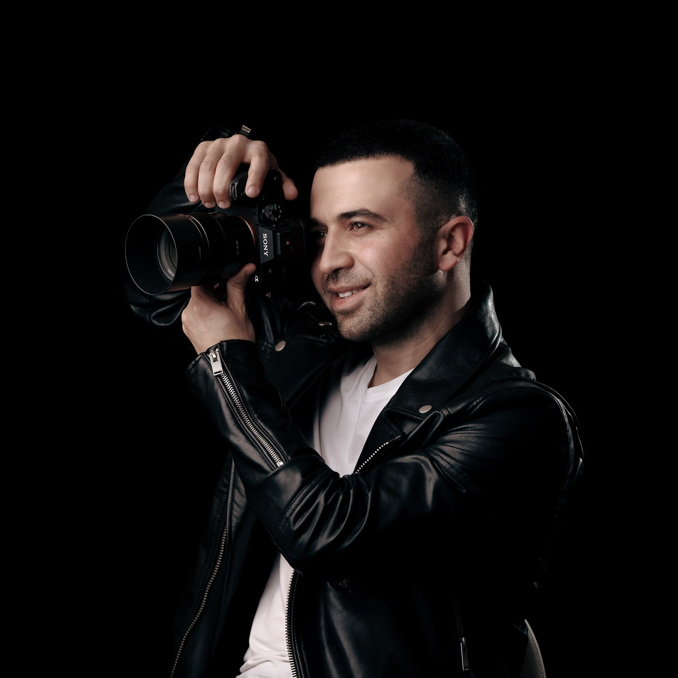 AUTOMOTIVE & COMMERCIAL PHOTOGRAPHER