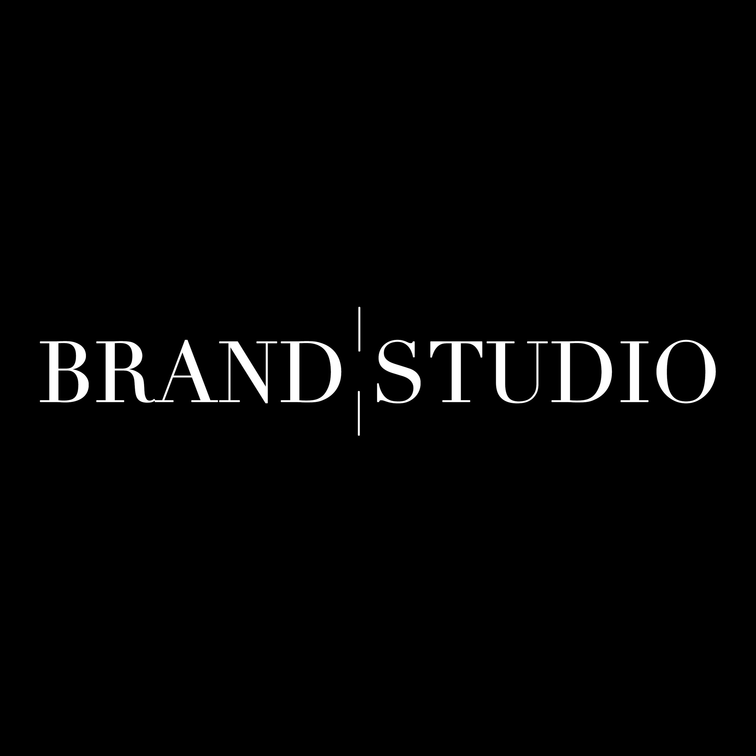 Foto un Video satura studija Rīgā - BRAND STUDIO. Video shooting and creating with phone, iPhone Video School