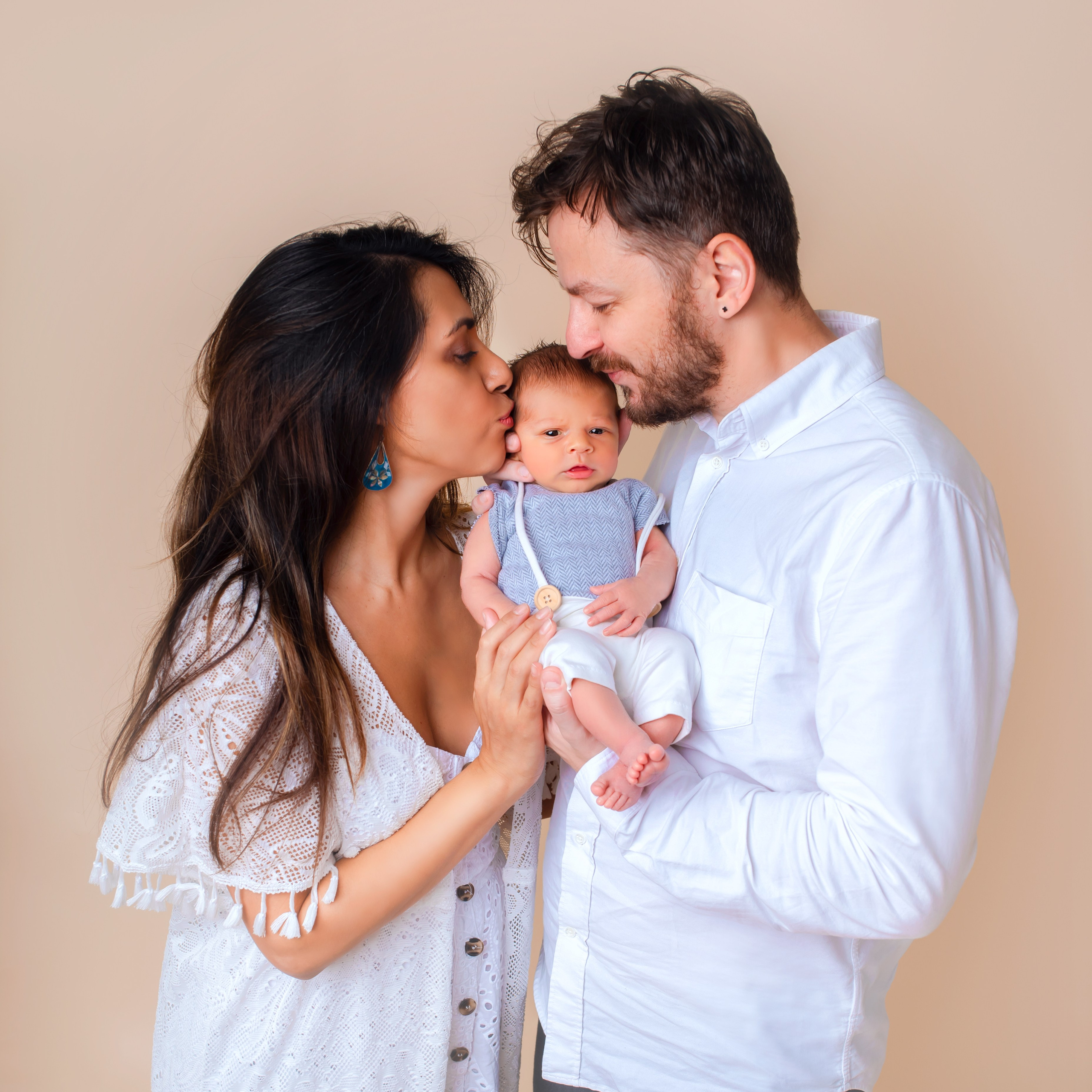 Services and prices. Newborn photographer and Photography Educator in Prague Yana Stelmakh