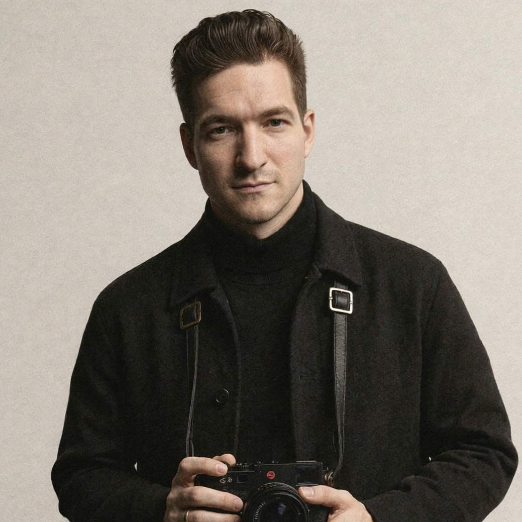 Ako má vyzerať LinkedIn profilová fotka (tipy pre manažérov a CEO). Profesionálny portrétny fotograf v Bratislave — Pasha Borsai