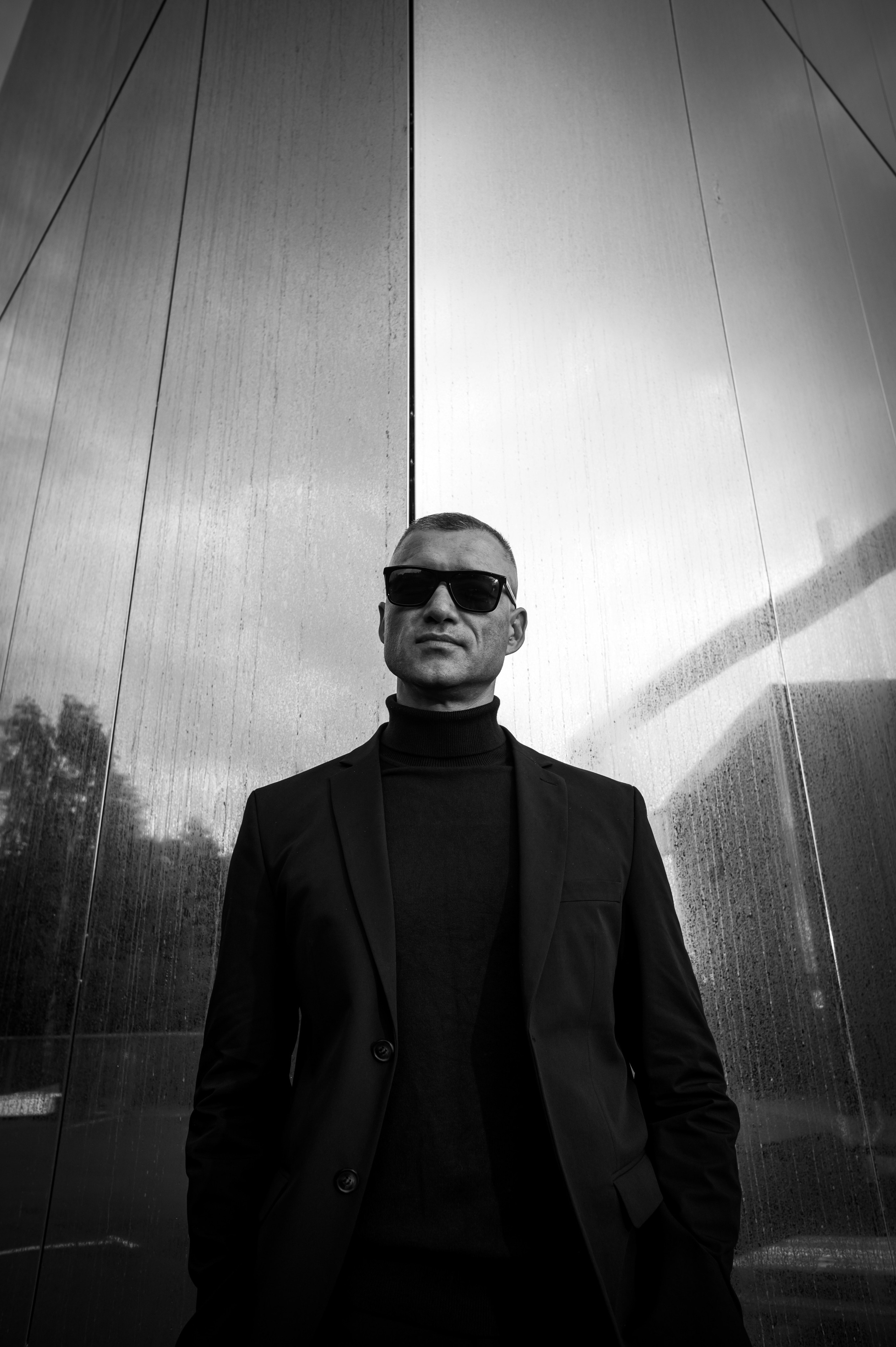 Dating Profile Photography in Vilnius | Natural Portraits for Apps & Websites. Portrait & Wedding Photographer in Vilnius — Sergey Trifonov