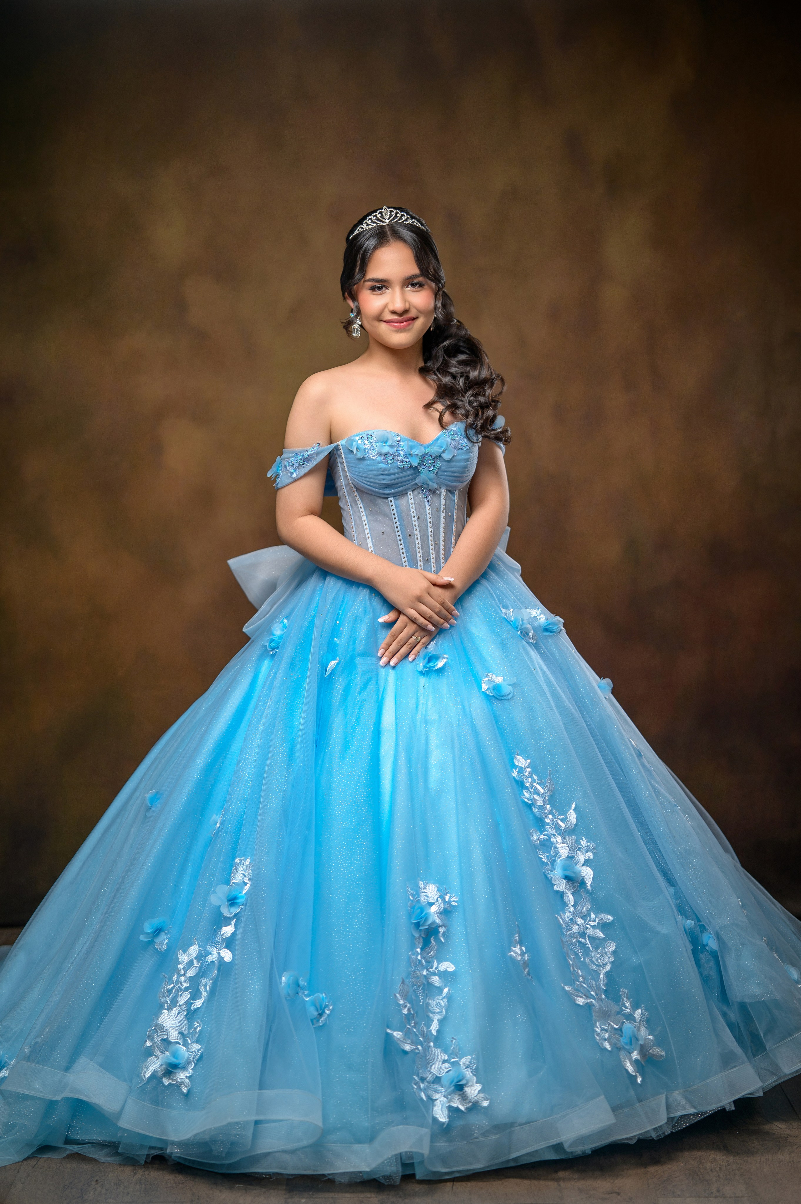 Sesión de fotos de quinceañera en estudio en David, Chiriquí — Isabella. Fotógrafo familiar, retratos. Panamá, Chiriqui. Ruslán Rusakóv