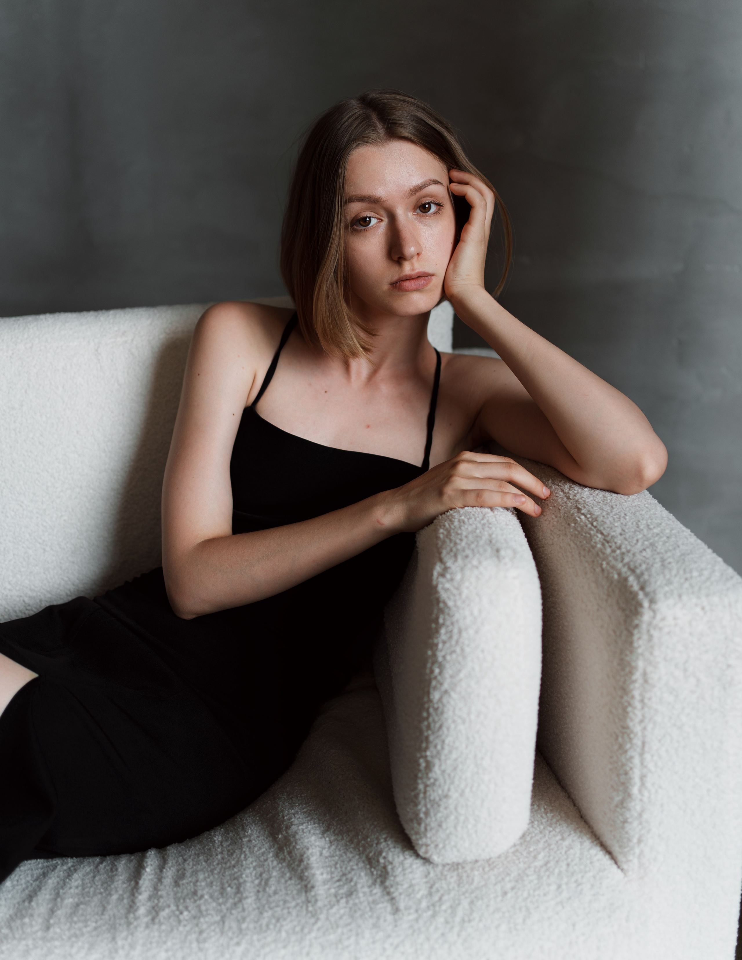 Записаться на съёмку или узнать подробности. Alisha Geva | Contemporary fashion women’s portrait Dubai