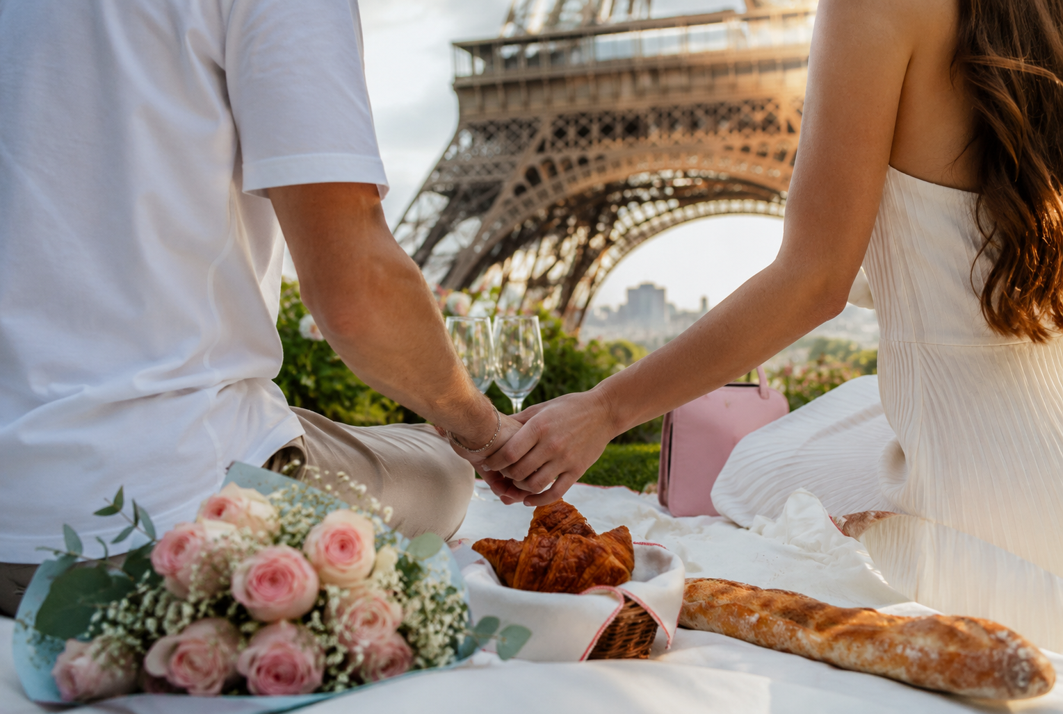 How to Plan a Dreamy Paris Picnic Proposal in 2026. Photographe à Paris
