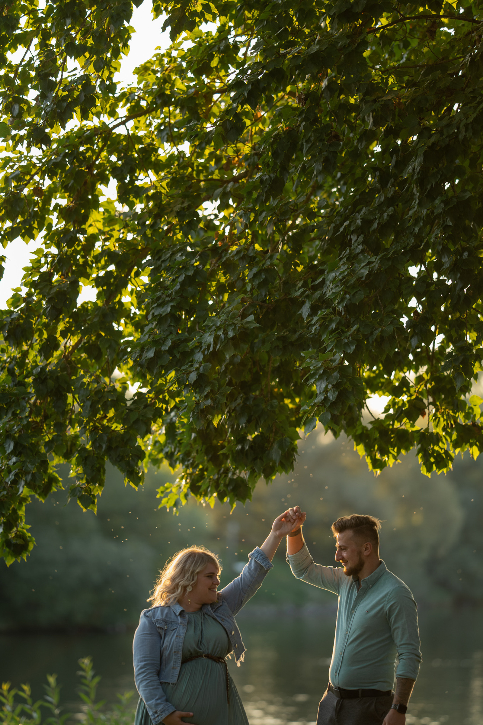 Babybauchshooting im Sommer