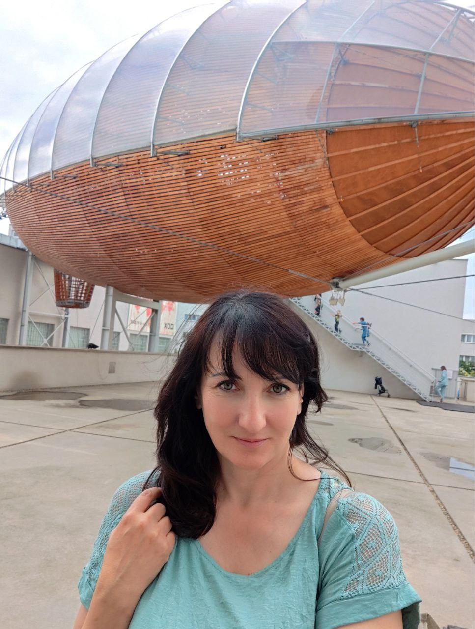 Старинная открытка: дирижабль «Граф Цеппелин» и авиационная история. Фотограф, коллекционер винтажных открыток и создатель историй на пересечении прошлого и личного. Ирина Дайнакова