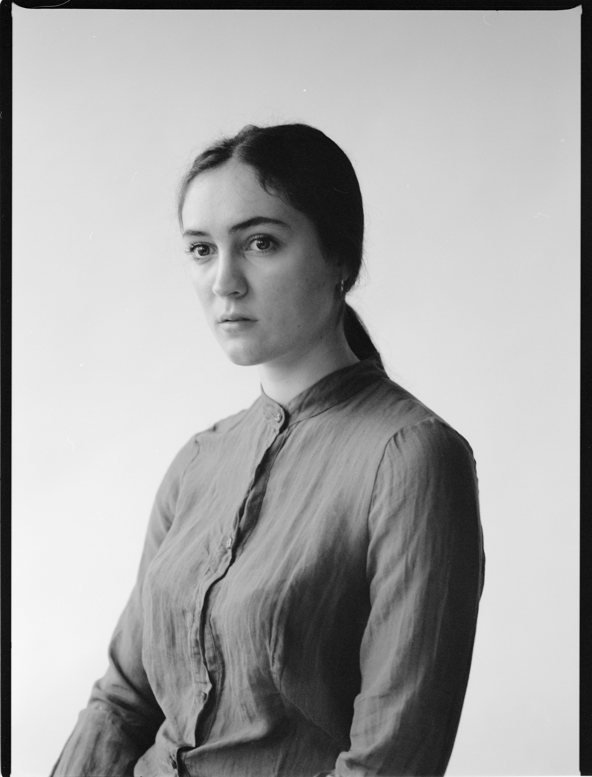 Sofia, headshot of actress photo portrait of a woman.
