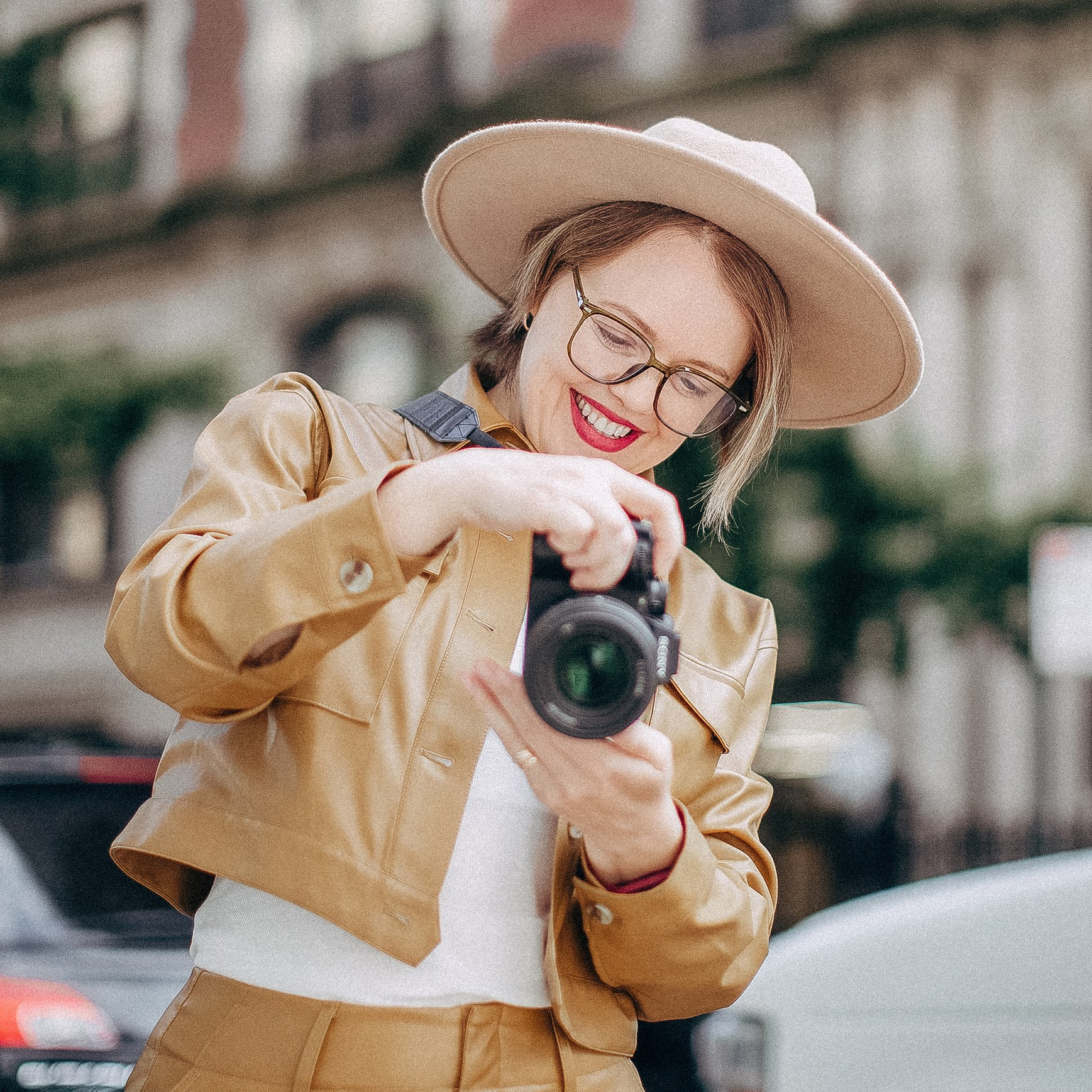 Contact. Portrait and wedding photographer in New York