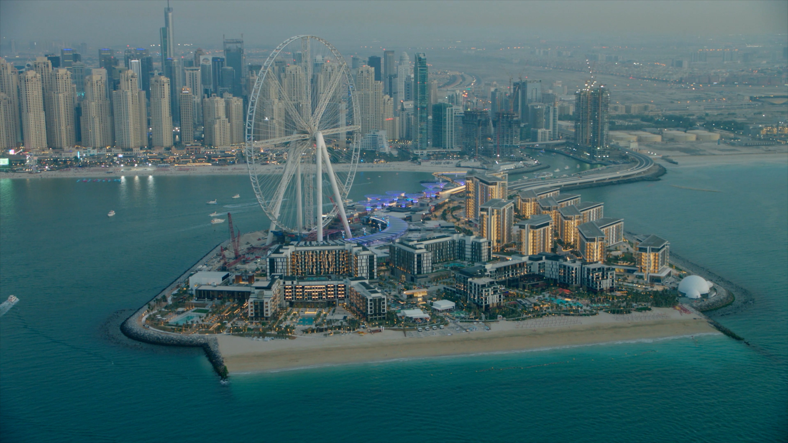 Hell’s Kitchen by Gordon Ramsay in Dubai. RightNow Production