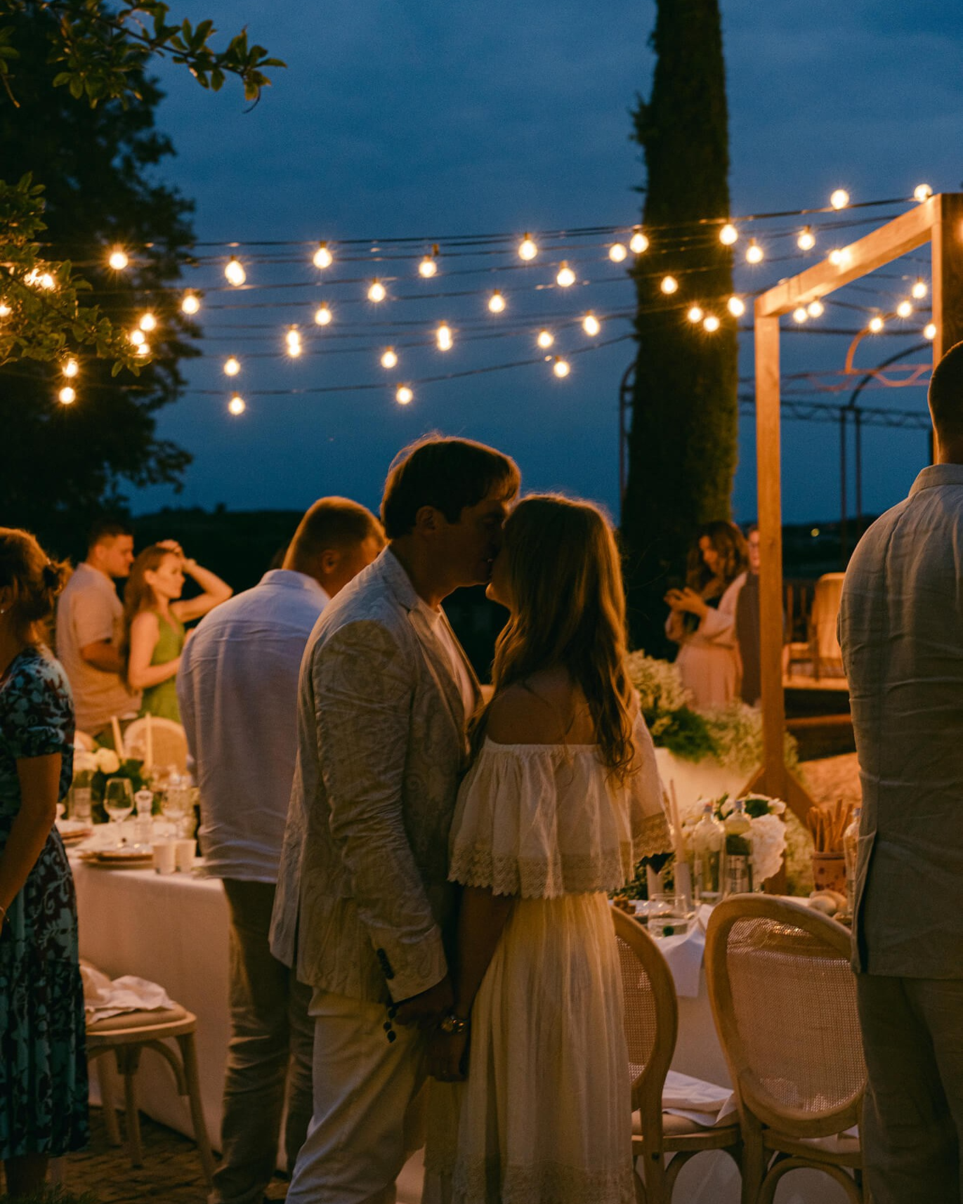 Второй фотограф на свадьбе: необходимость или маркетинг. Wedding photographer in Europe. Based in Italy, Lake Como. Aesthetic elegant story-telling