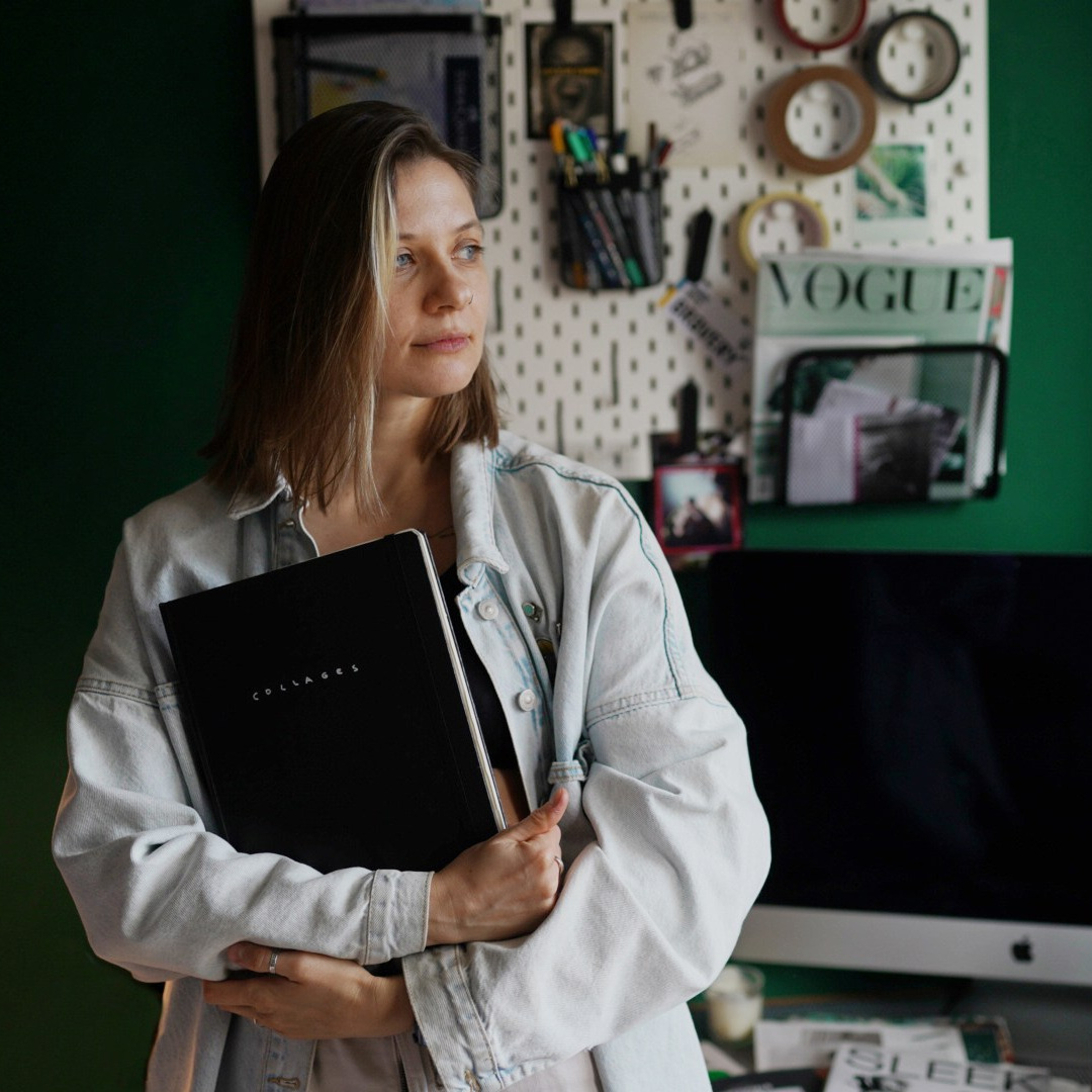 Contacts. Julia Sonata. Berlin