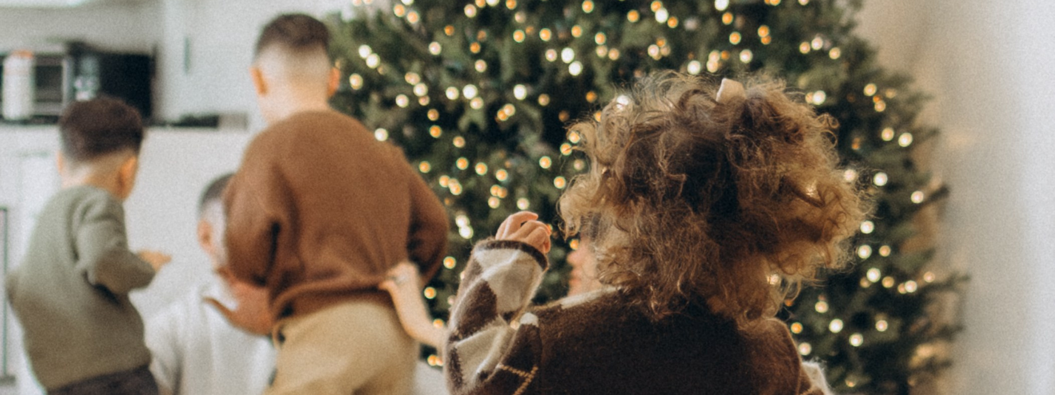 The Christmas Edit. Lucy Kirakos — Family Photographer in Los Angeles
