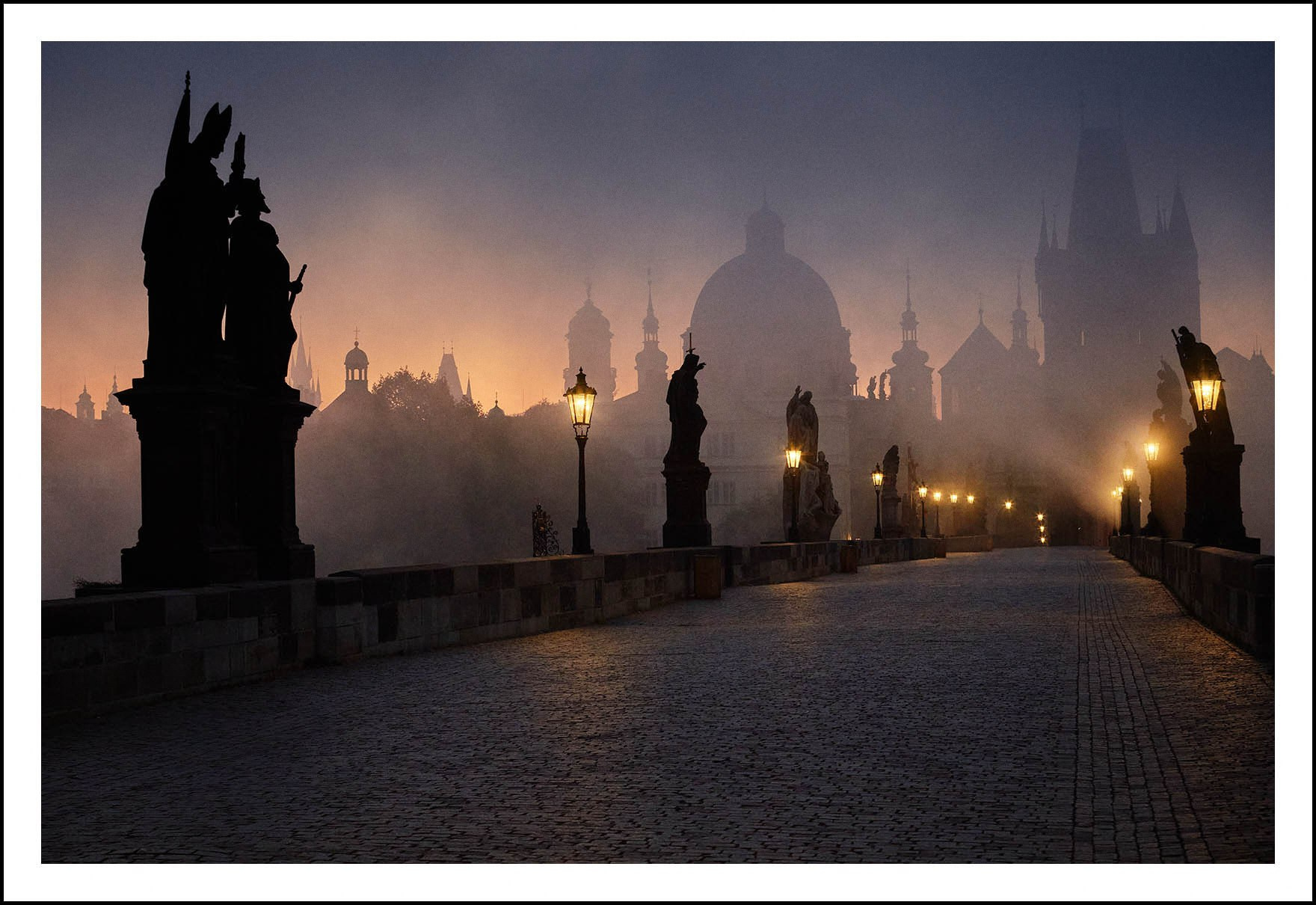 Jessica & Ronald — Misty November Pre-Wedding in Prague