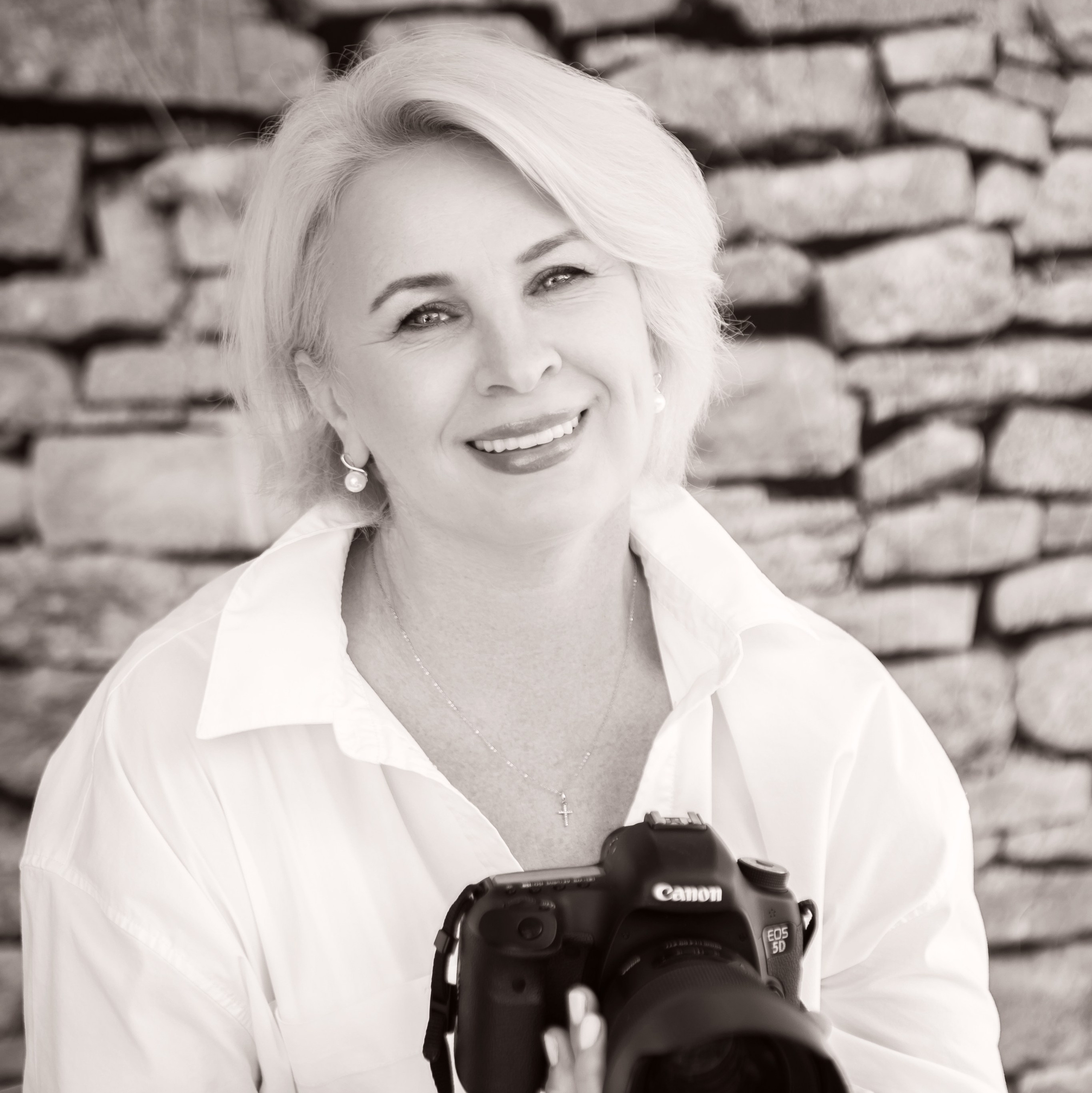 Meet Lana | Wedding & Family Photographer with Passion and Soul. Lana Photography — Wedding & Family Photographer in Florida & Beyond