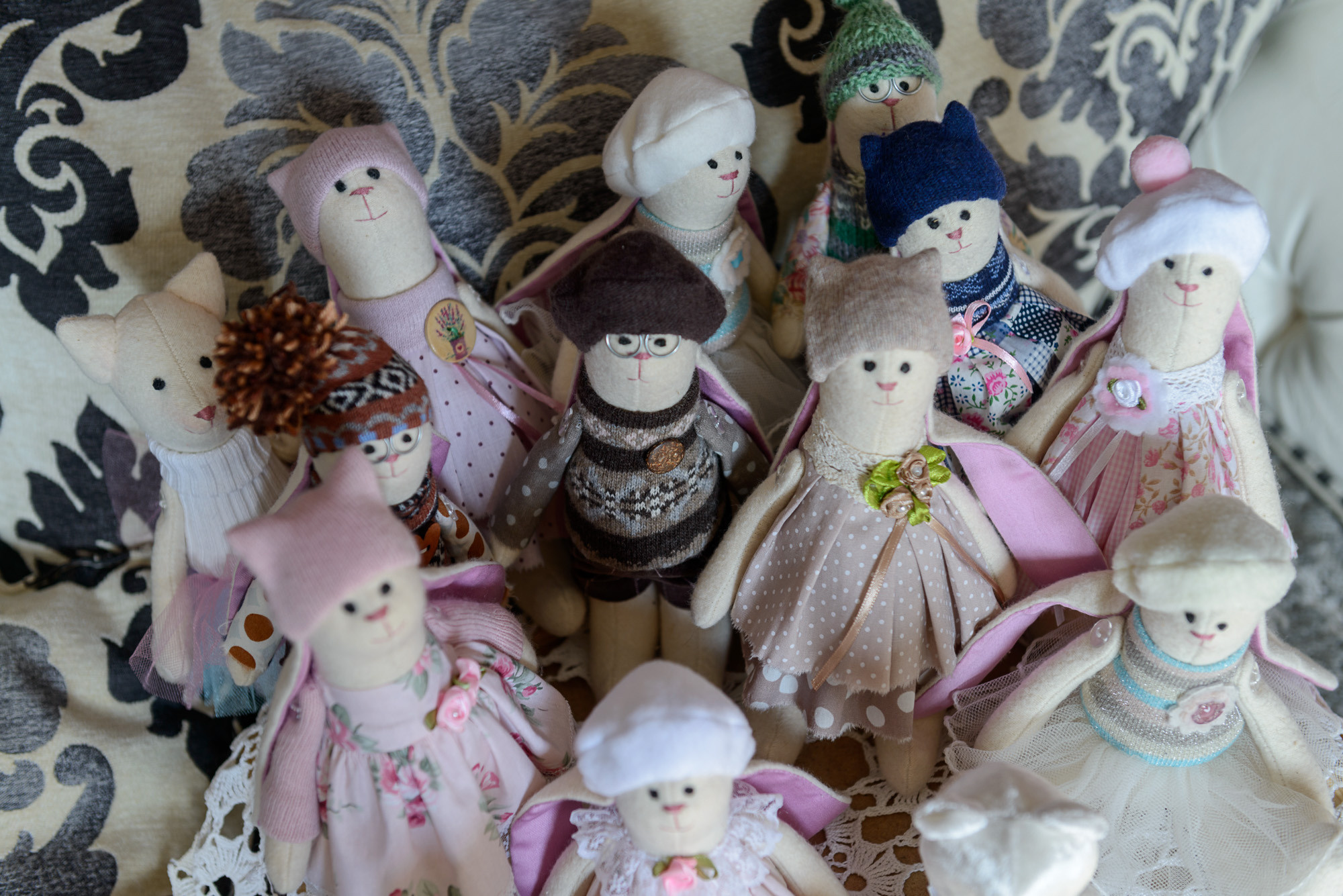 Игрушечные зайцы