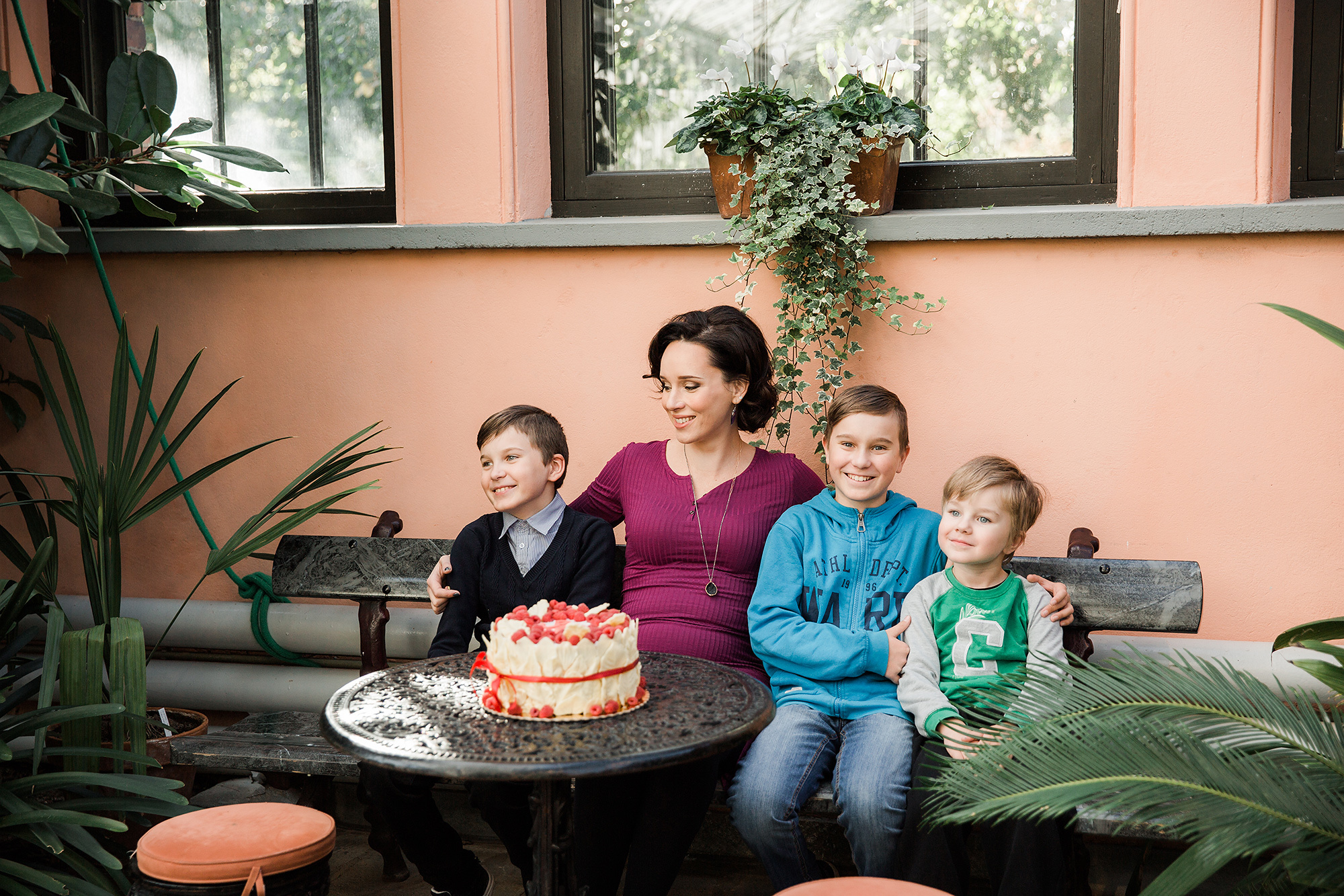 Perhekuvaus Helsingin talvipuutarhassa