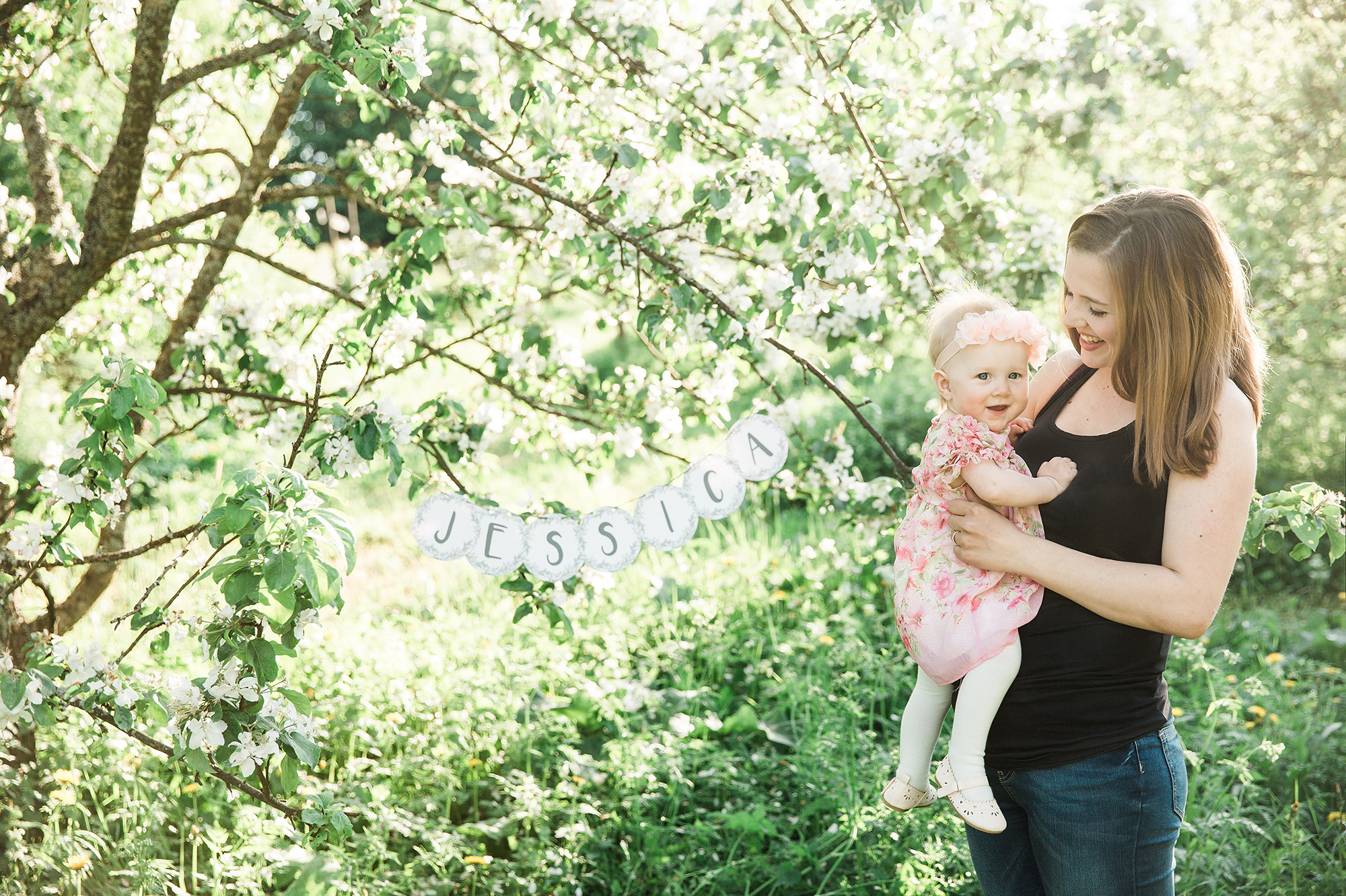 Yksivuotiskuvaus omenatarhassa helsingissa