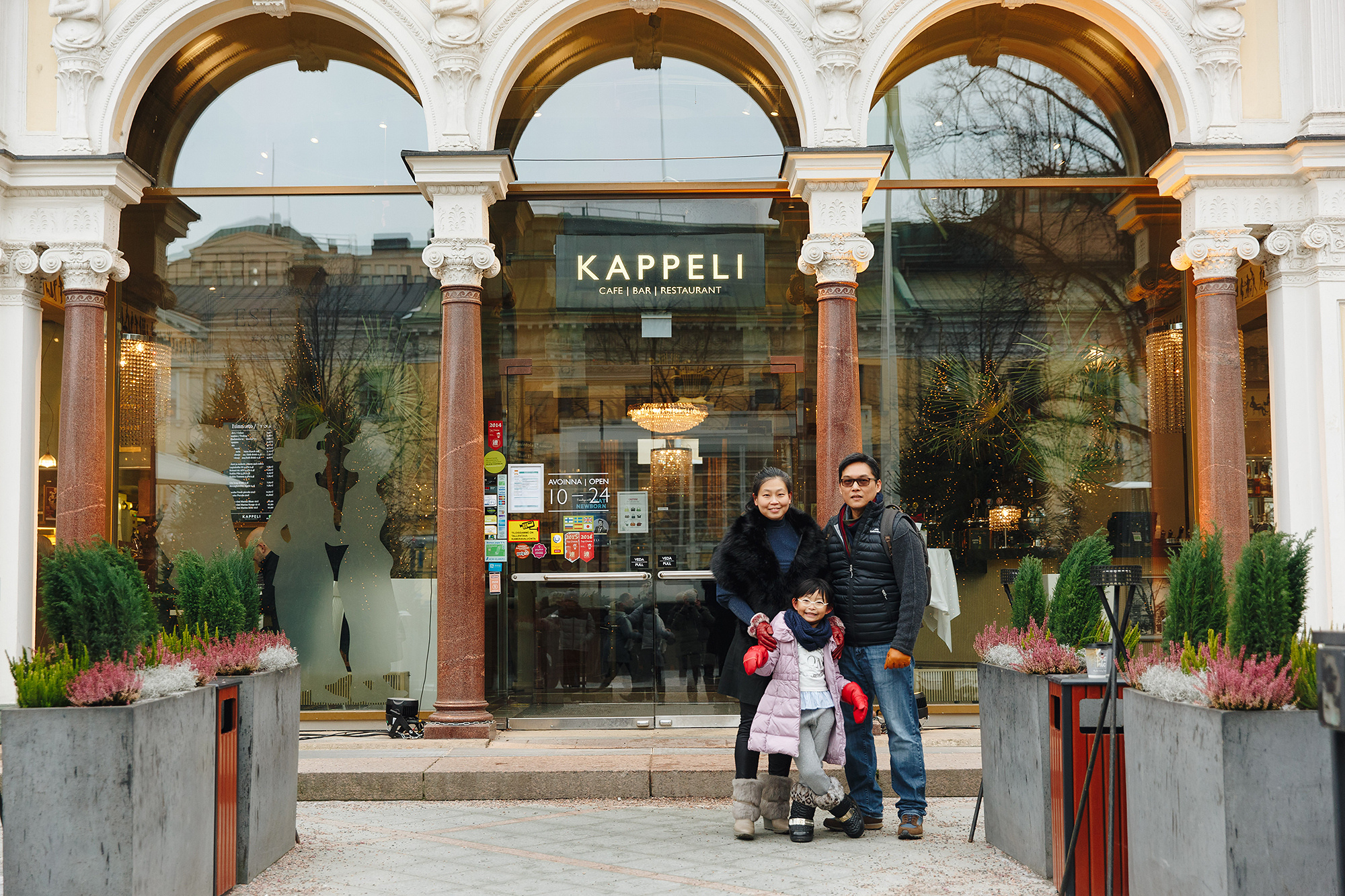 Family session in Helsinki city center/ photographer in Helsinki