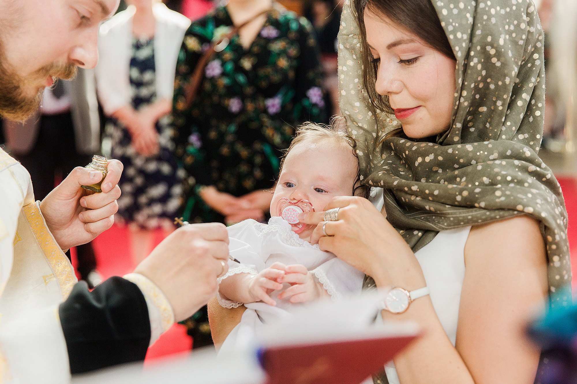 Ristiäisten kuvaus Helsinki, kastajaiset, kastetilaisuus Helsingissä