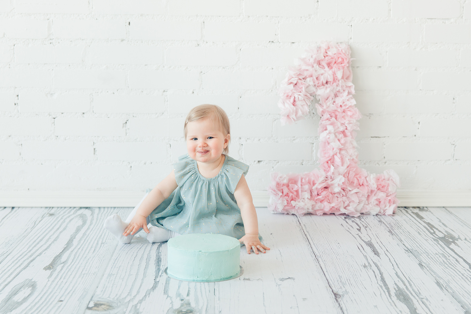 Smash the Cake – Yksivuotiskuvaus ja tuhottu kakku