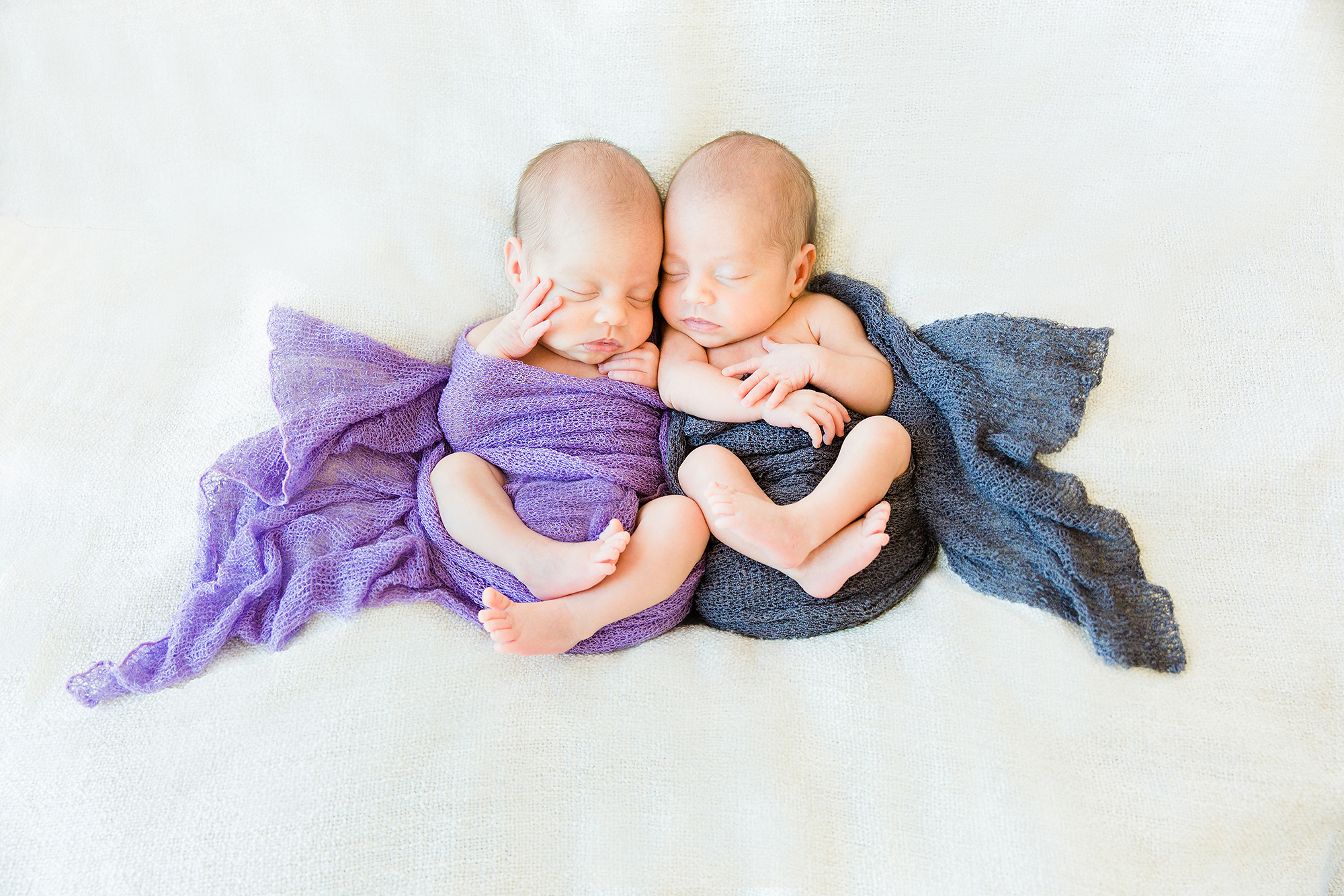 Vastasyntyneiden kaksosten kuvaus Vantaalla