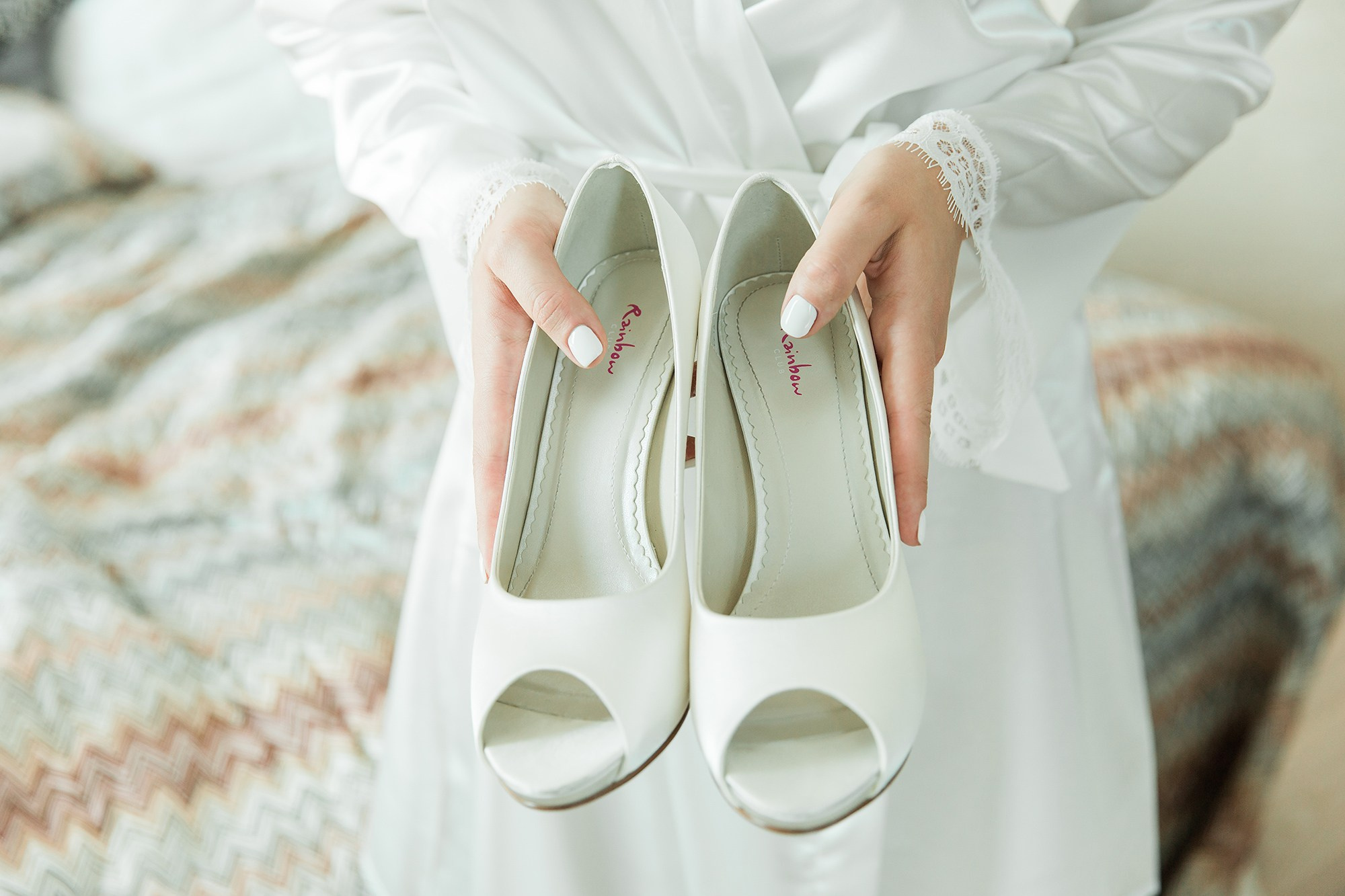 Valokuvaajan vinkkejä morsiamen aamuvalmisteluihin. StudioHappyMoment — Fine Art Wedding Photographer in Italy, France, Spain & Finland
