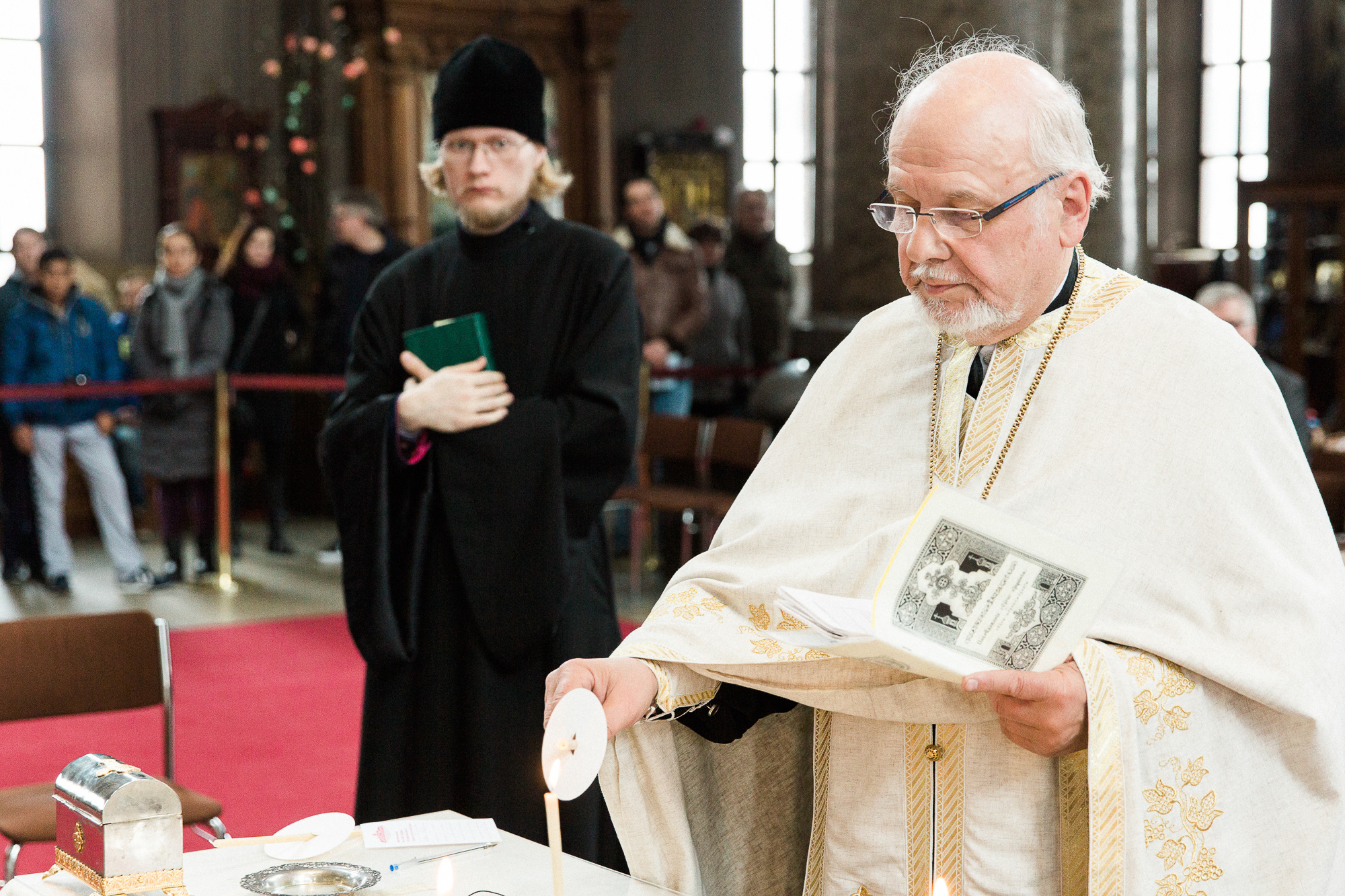 Ristiäiskuvaus Helsingissä Uspenskin katedraalissa