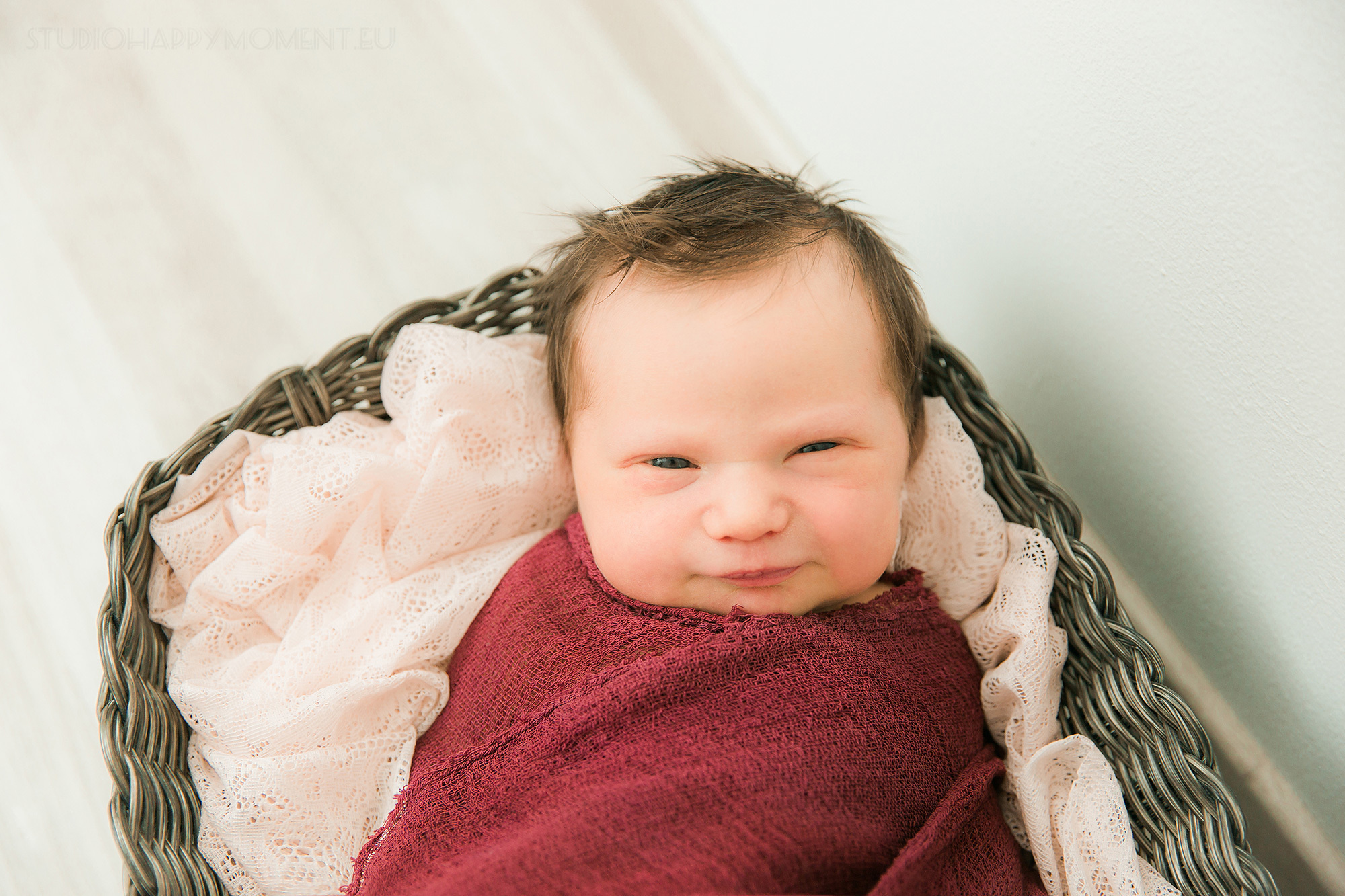 Vastasyntyneen tyttön kuvaus, Helsinki