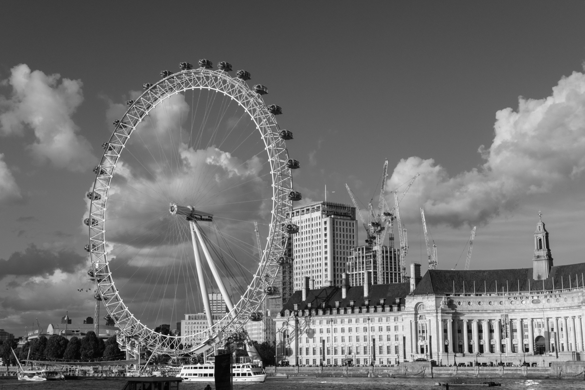 Services. Fashion and portrait photographer in London Roman Pilipenko