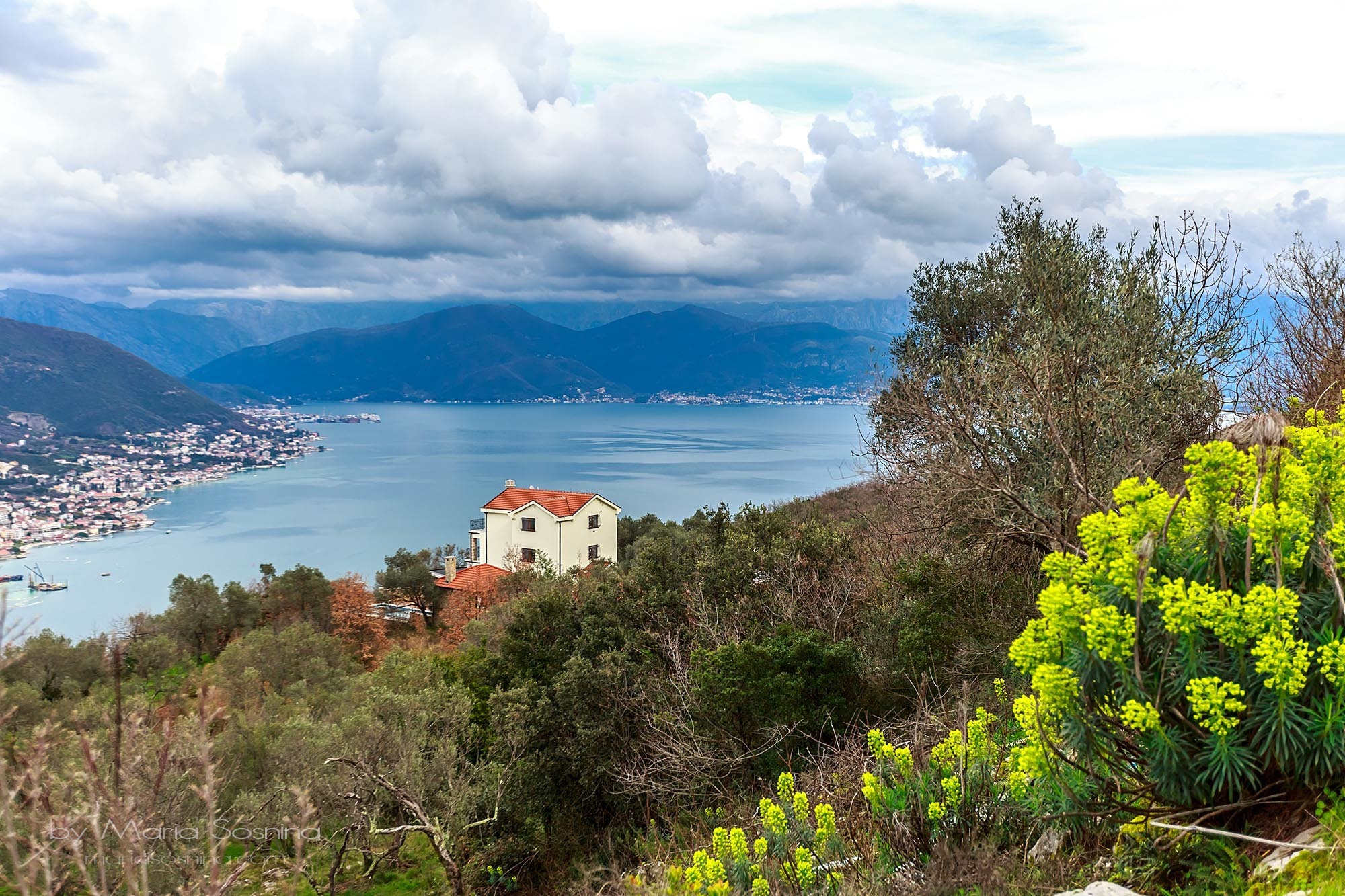 Militært fort på Lushtica-halvøya