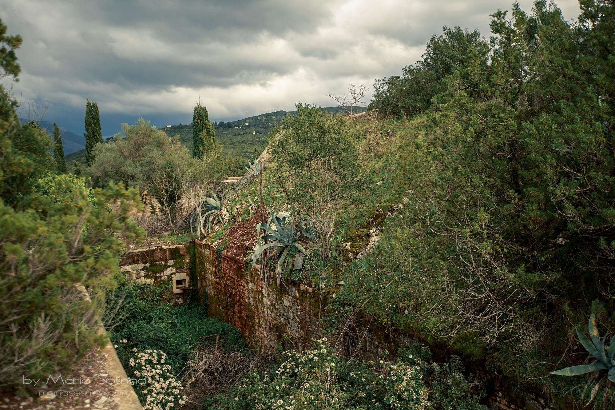 Militært fort på Lushtica-halvøya