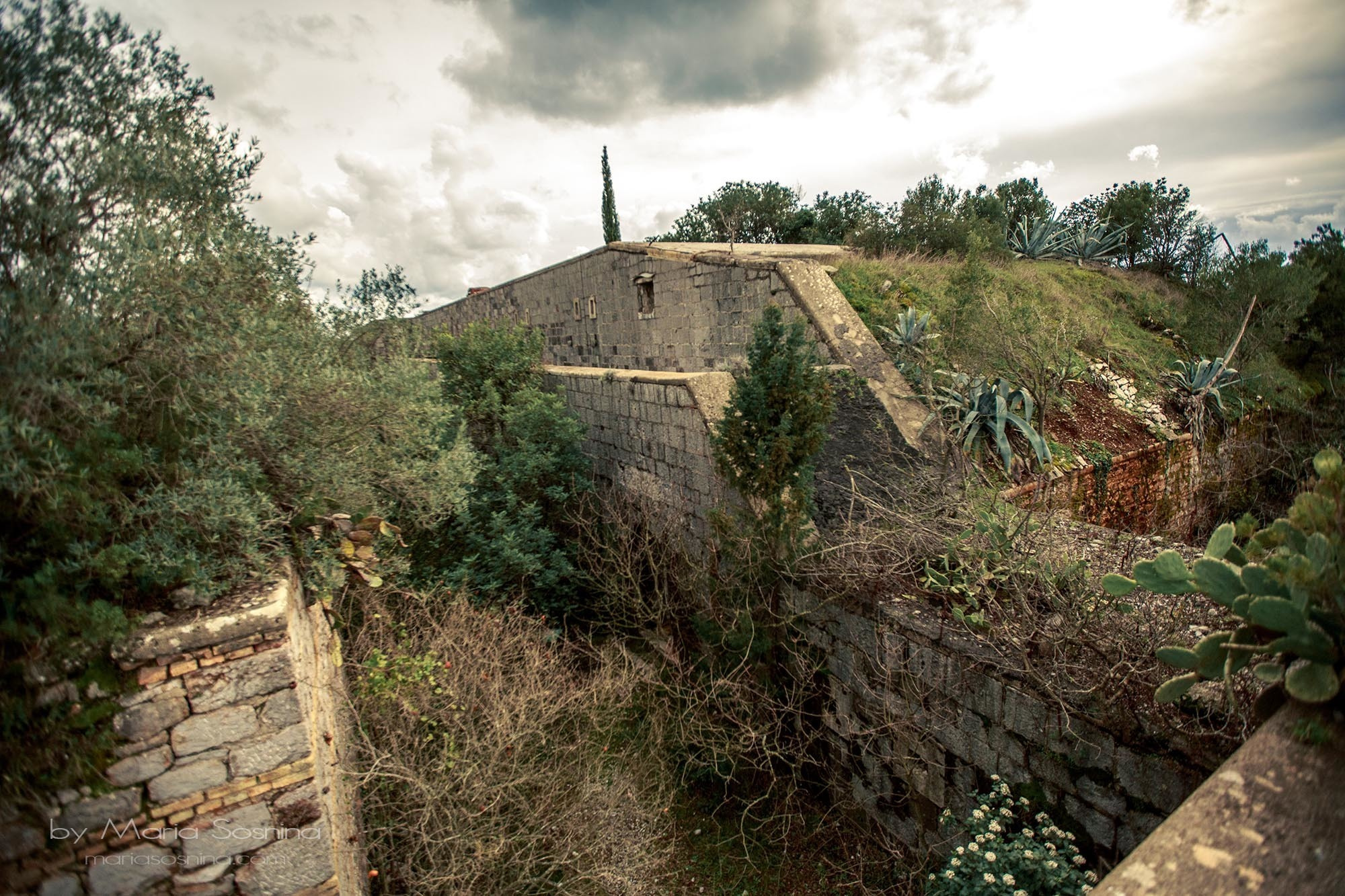 Militært fort på Lushtica-halvøya